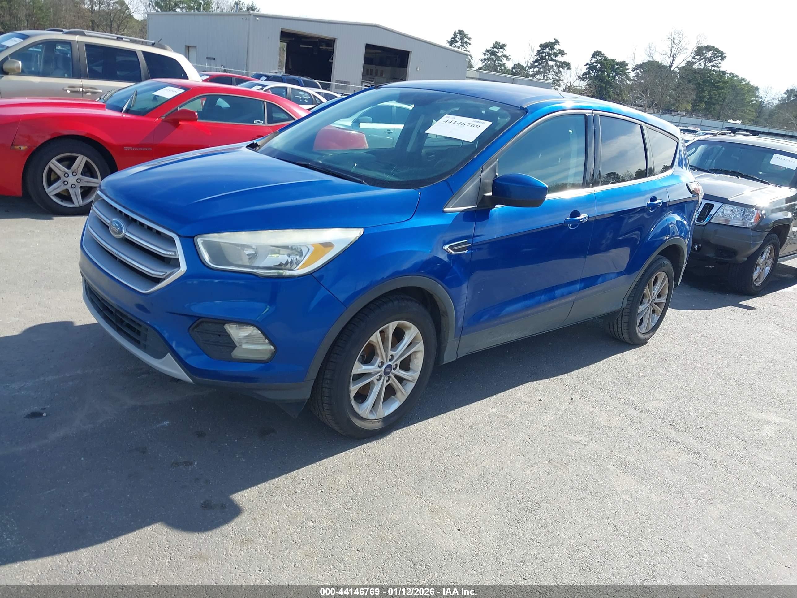 FORD ESCAPE image 2