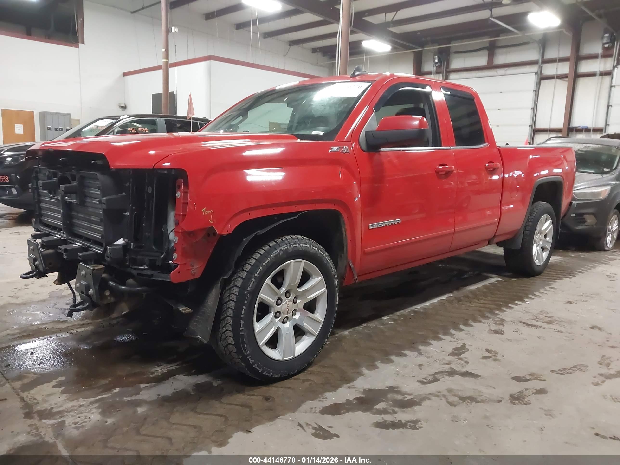 GMC SIERRA image 2