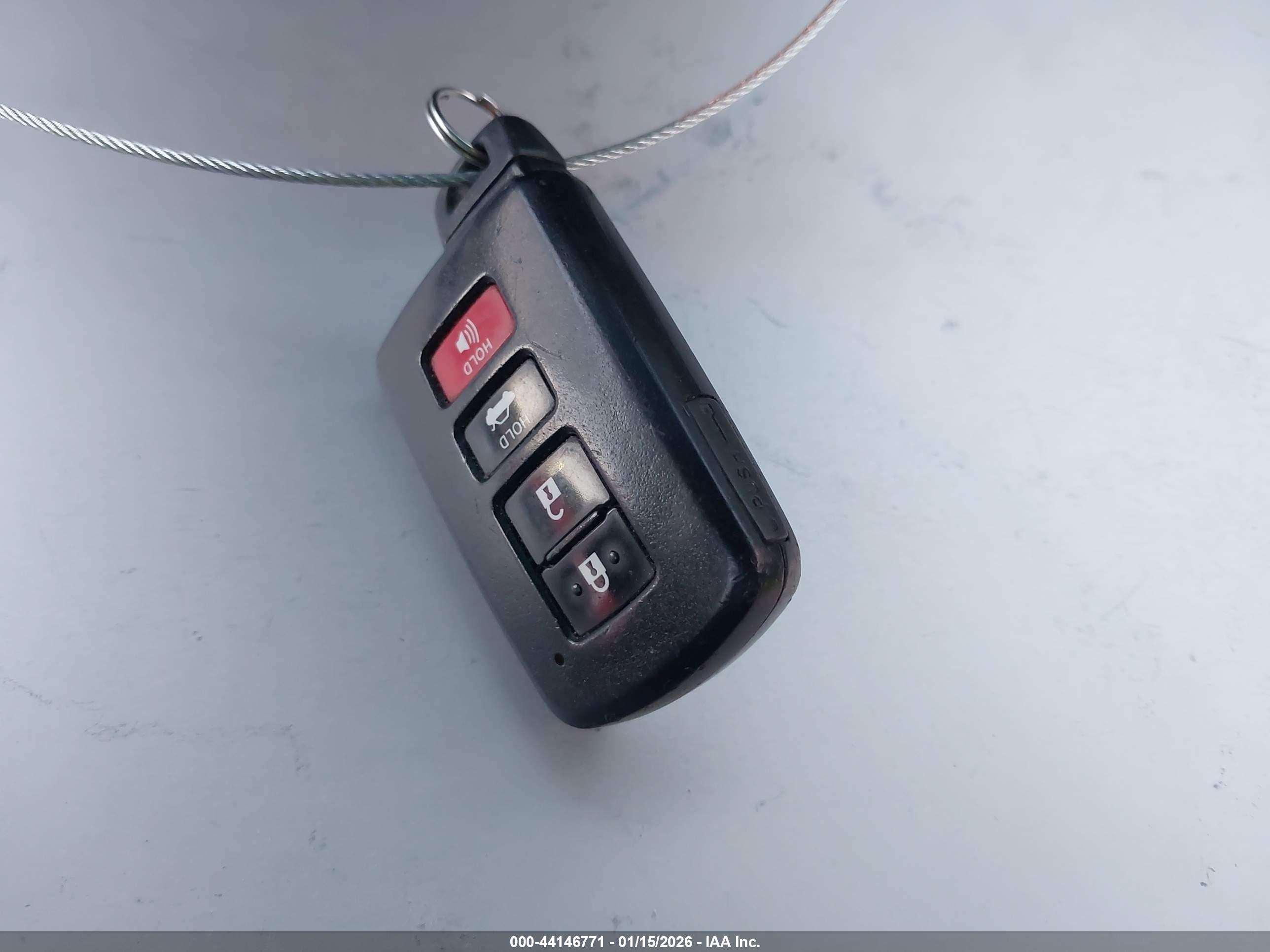 TOYOTA CAMRY image 11