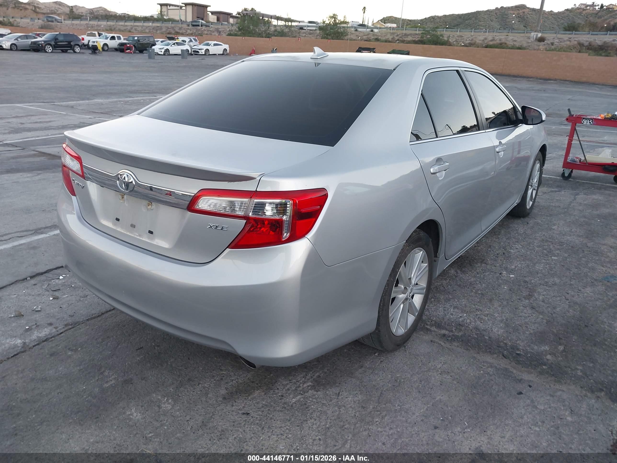 TOYOTA CAMRY image 4