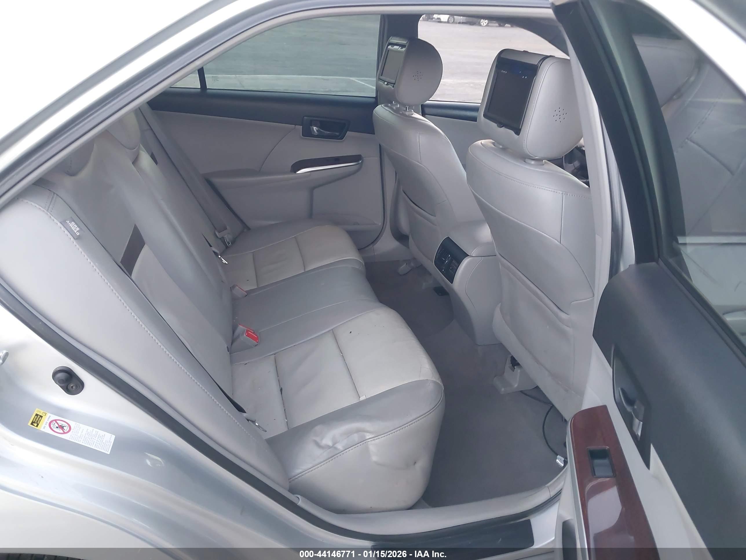 TOYOTA CAMRY image 8