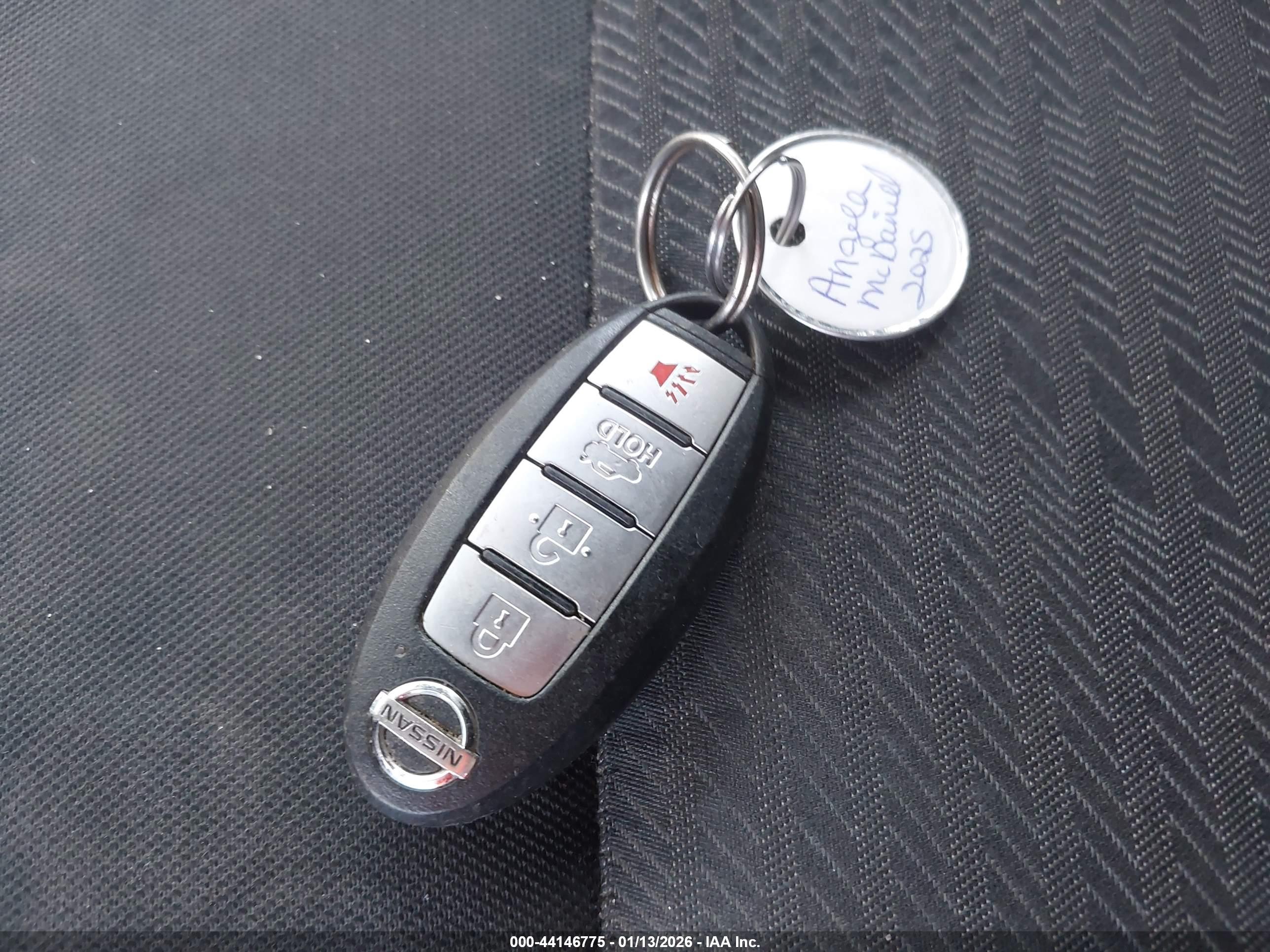 NISSAN VERSA image 11