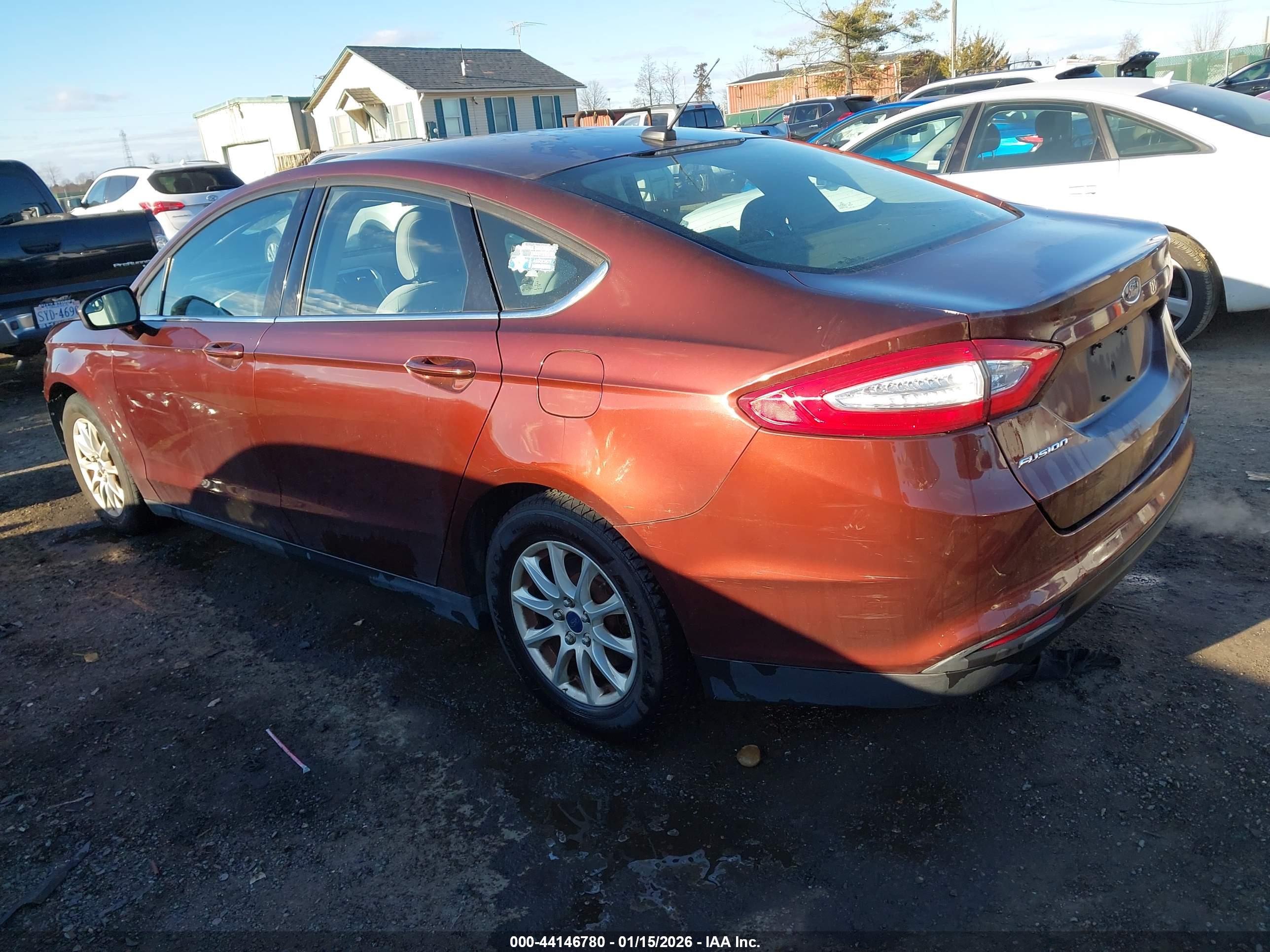 FORD FUSION image 3
