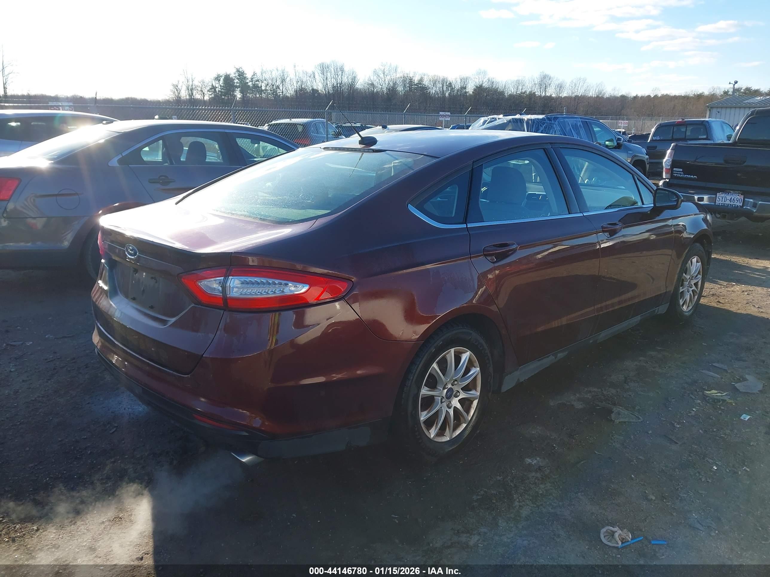 FORD FUSION image 4
