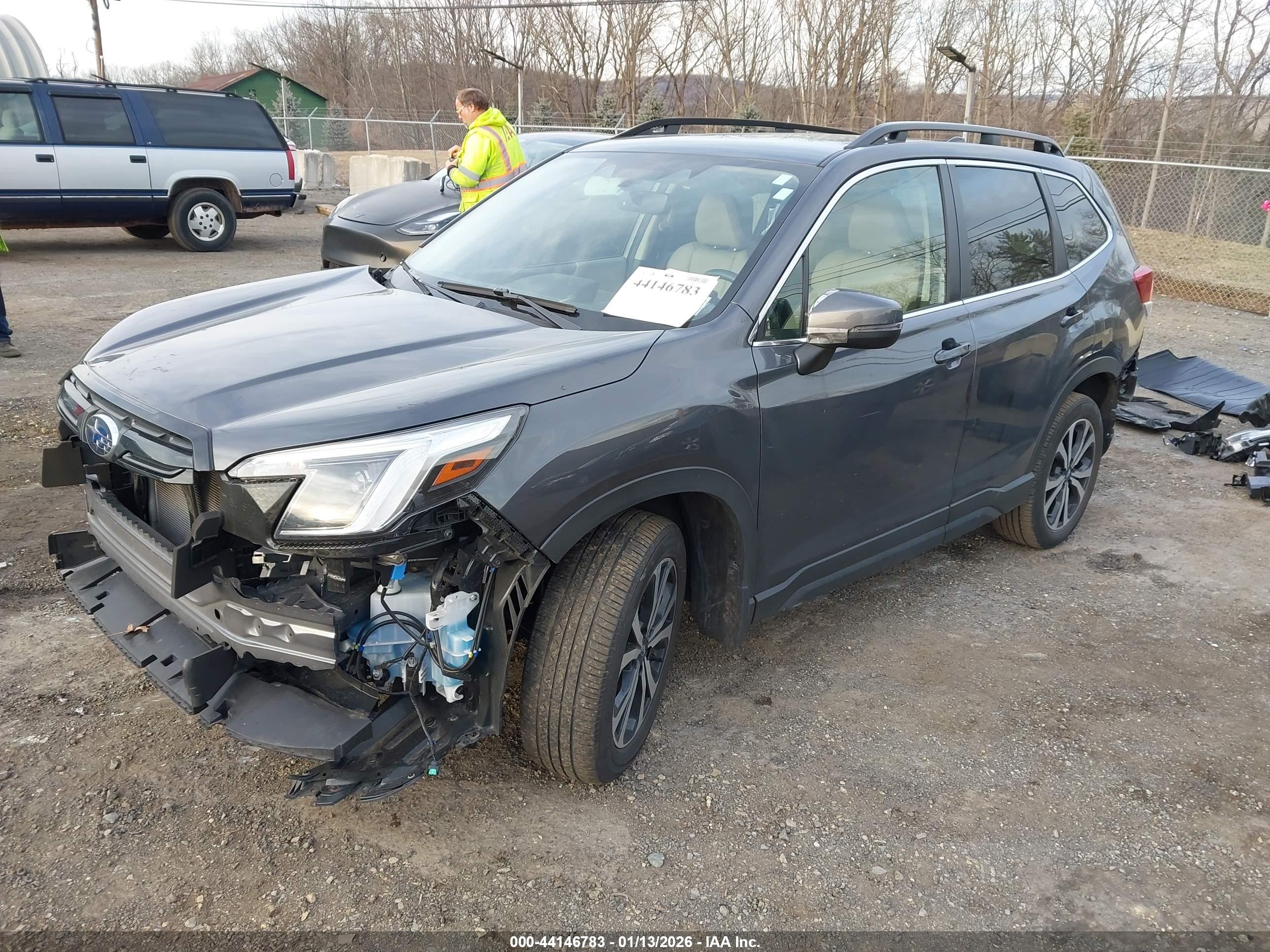 SUBARU FORESTER image 2