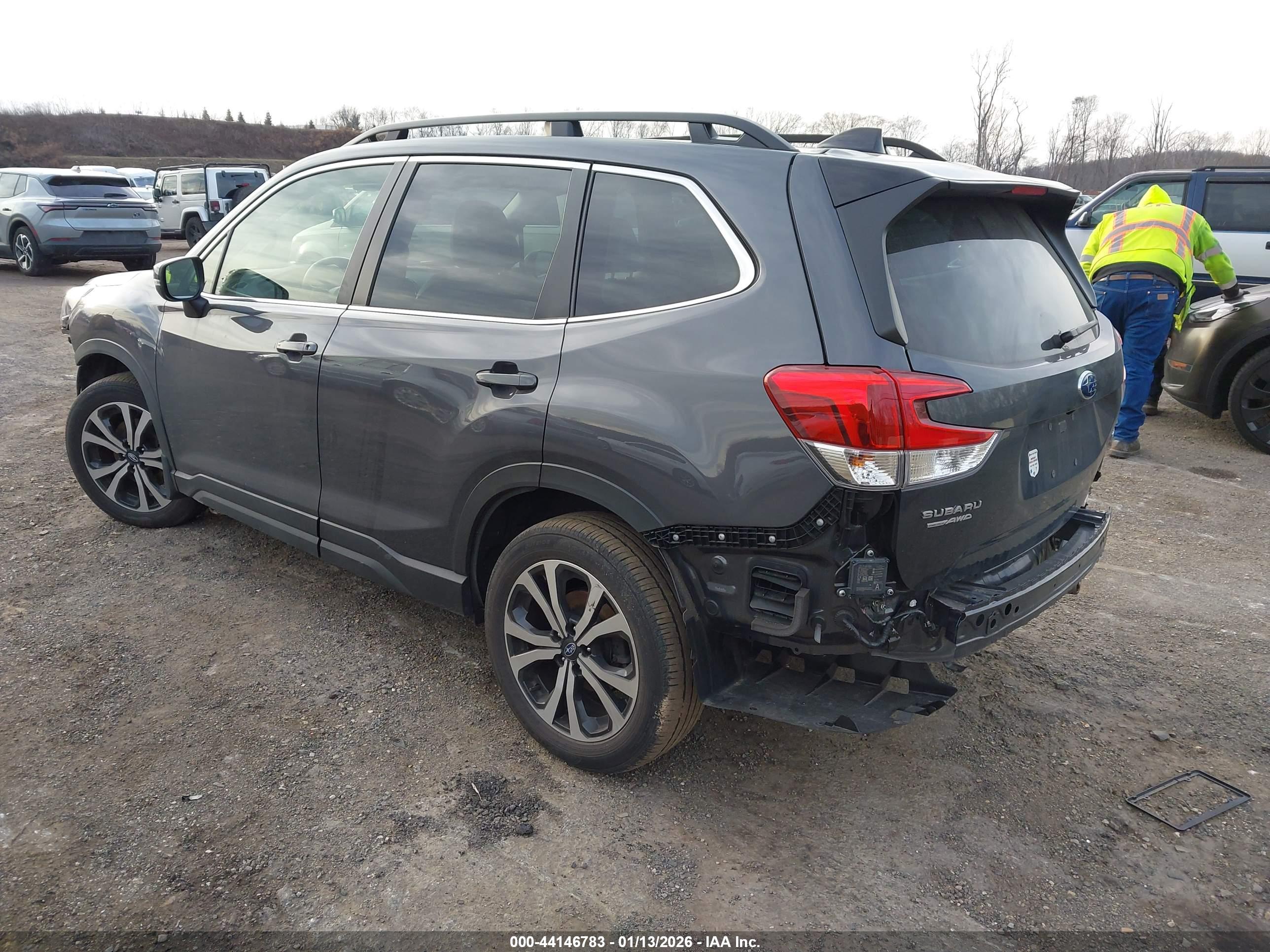 SUBARU FORESTER image 3