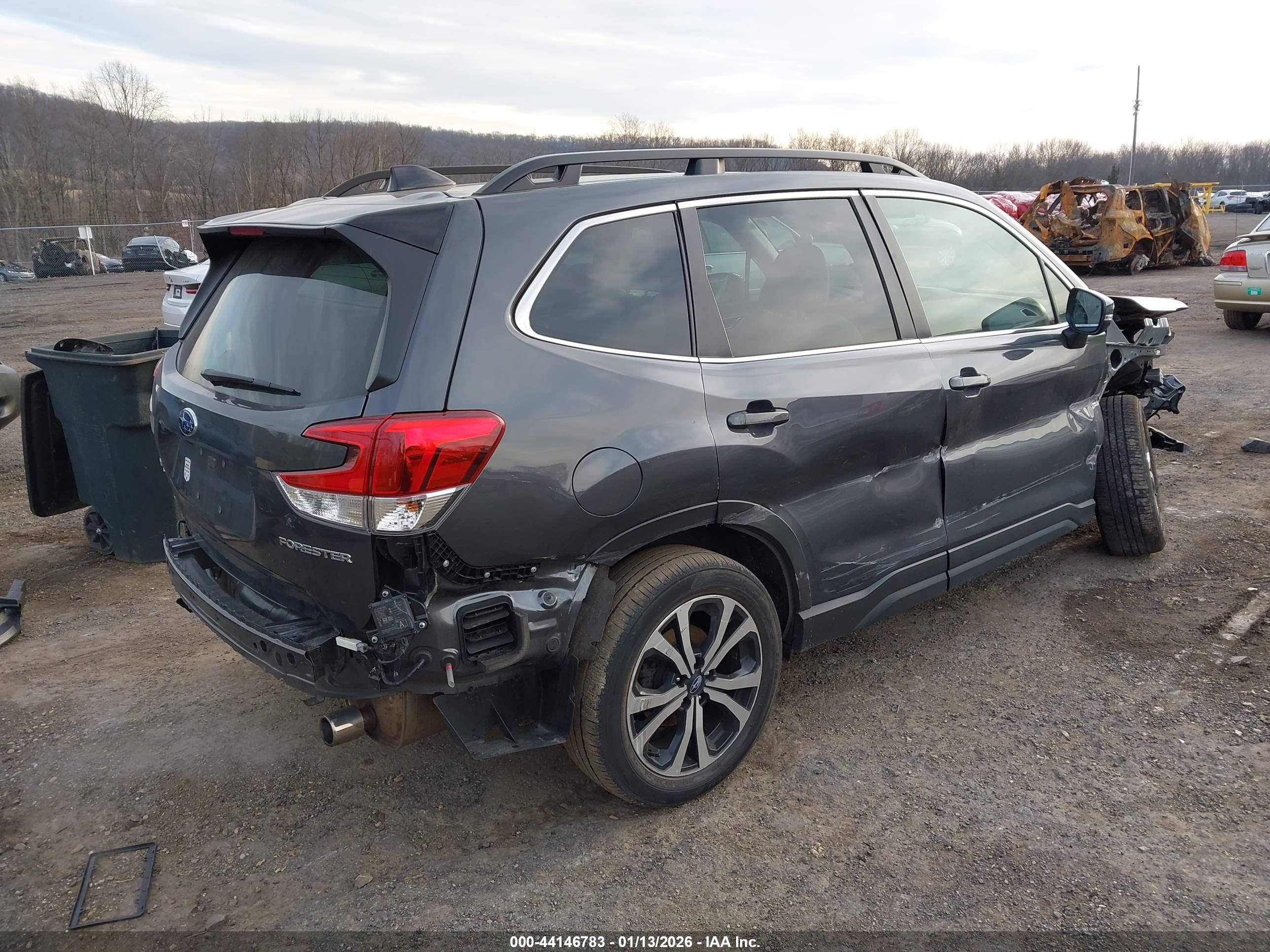 SUBARU FORESTER image 4