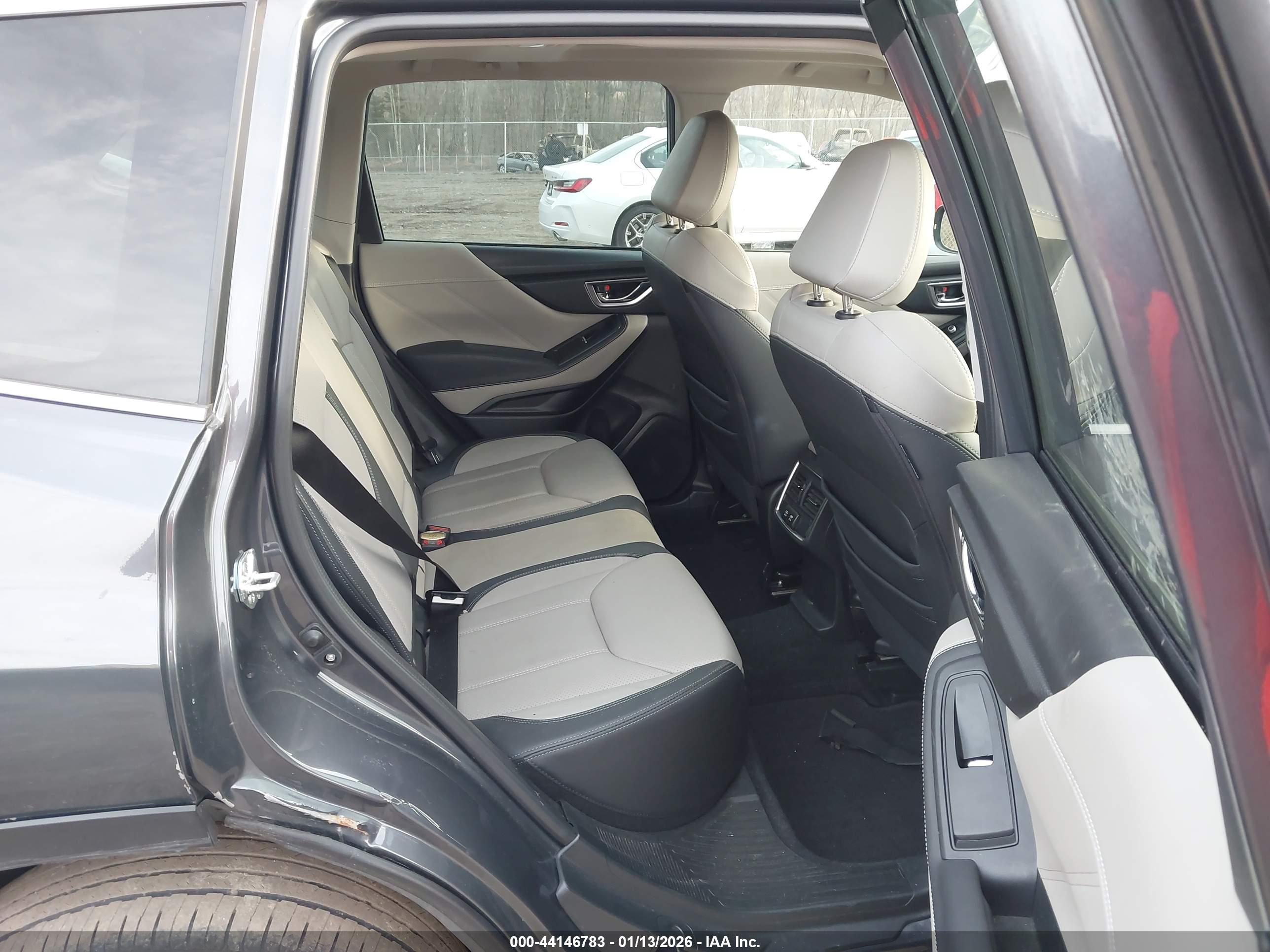 SUBARU FORESTER image 8