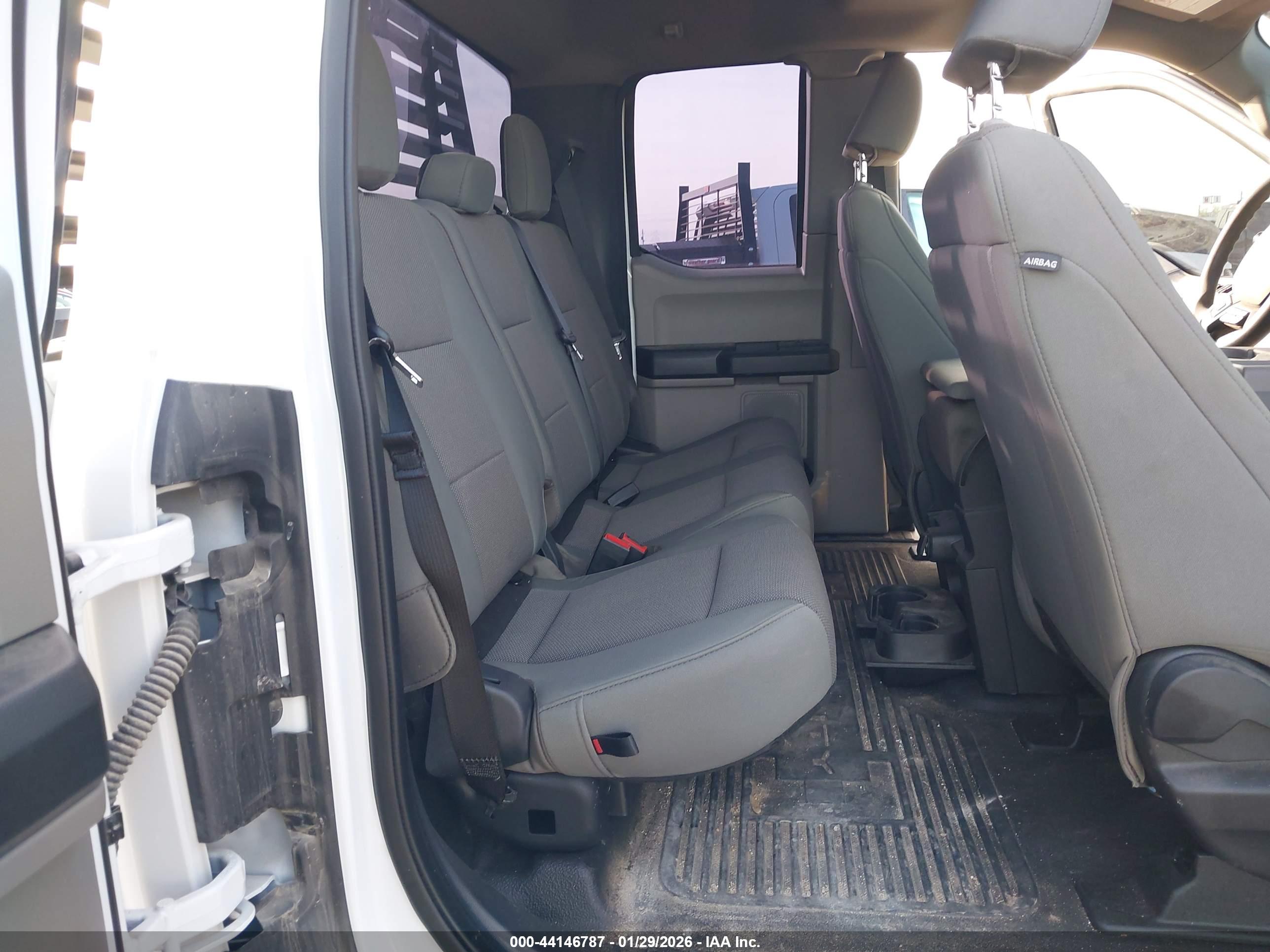 FORD F-350 image 8