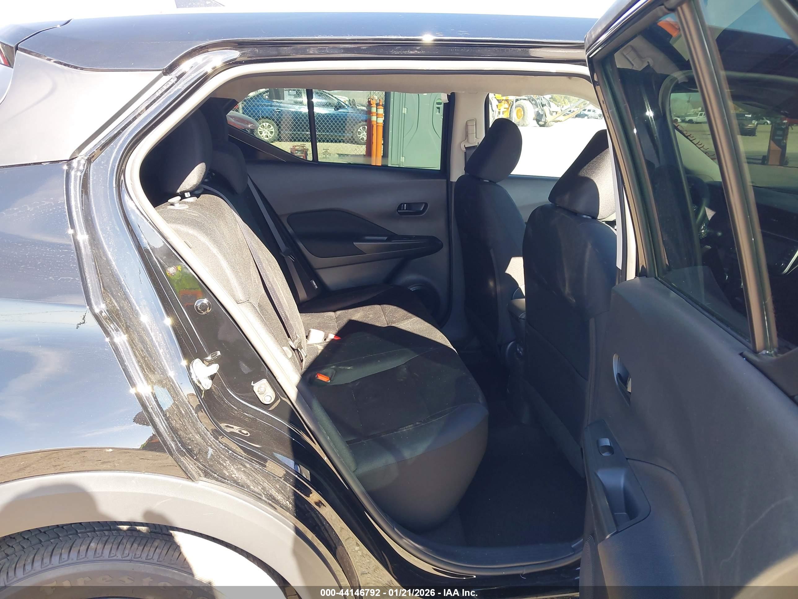 NISSAN KICKS image 8