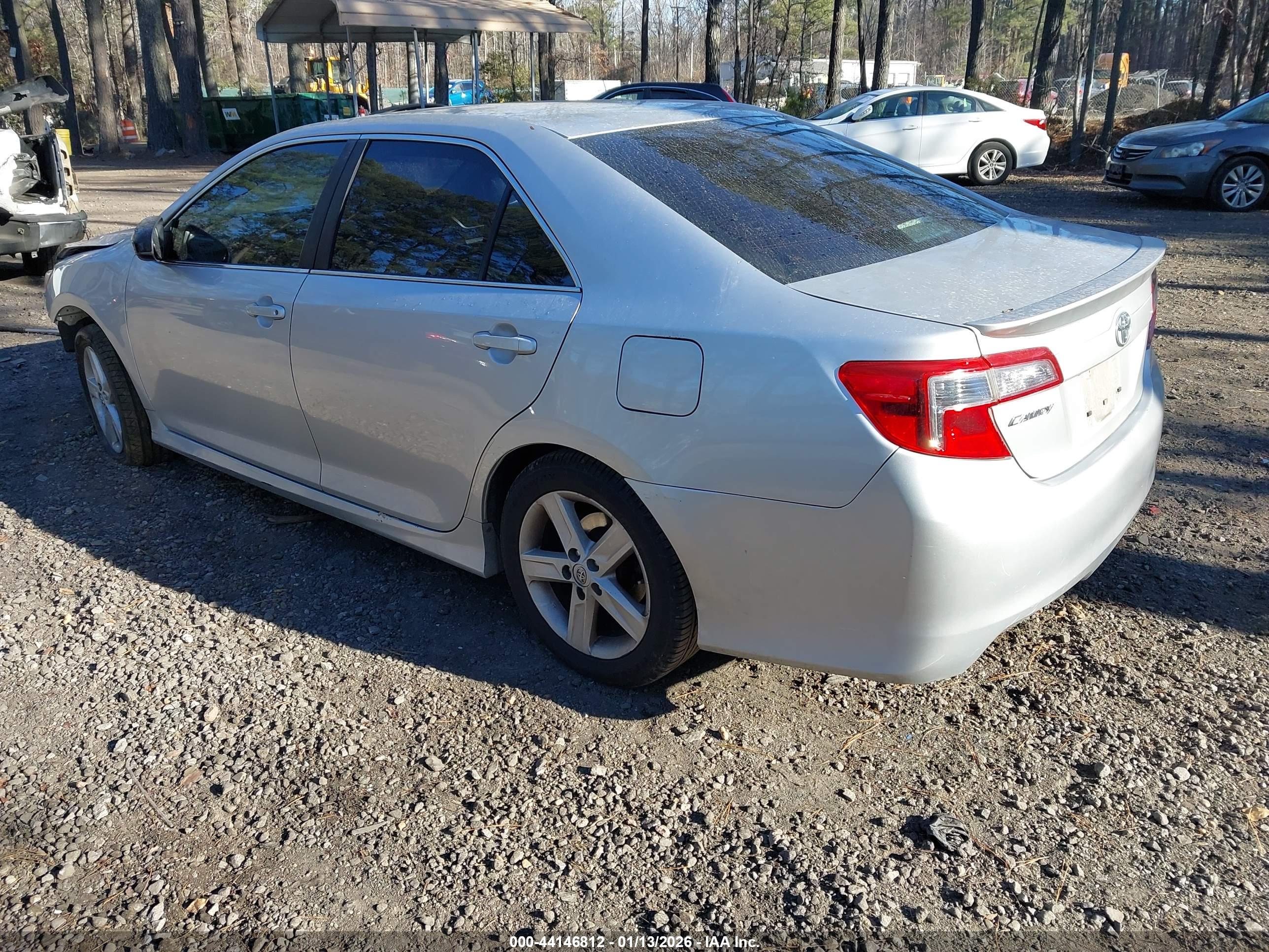 TOYOTA CAMRY image 3