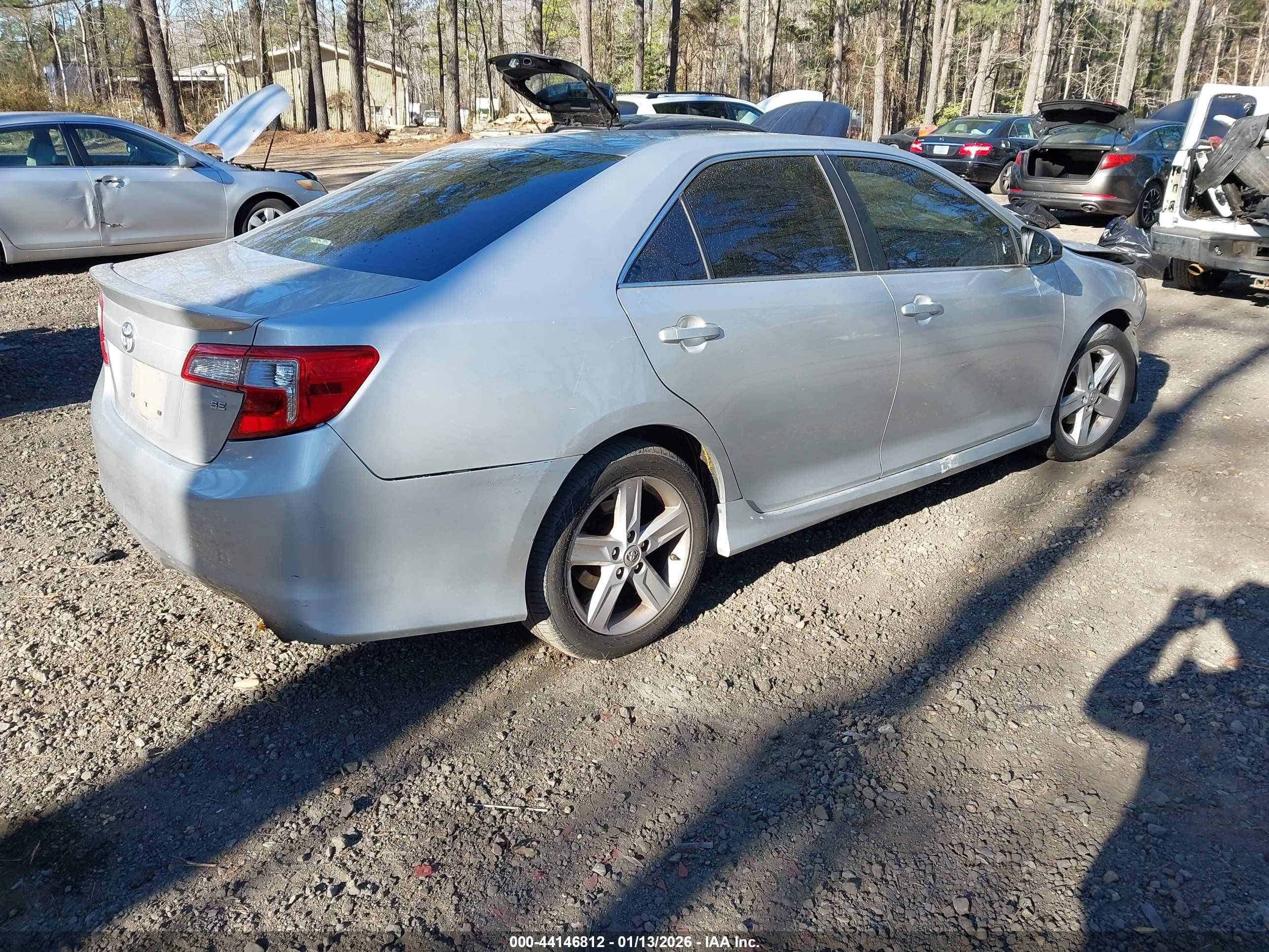 TOYOTA CAMRY image 4