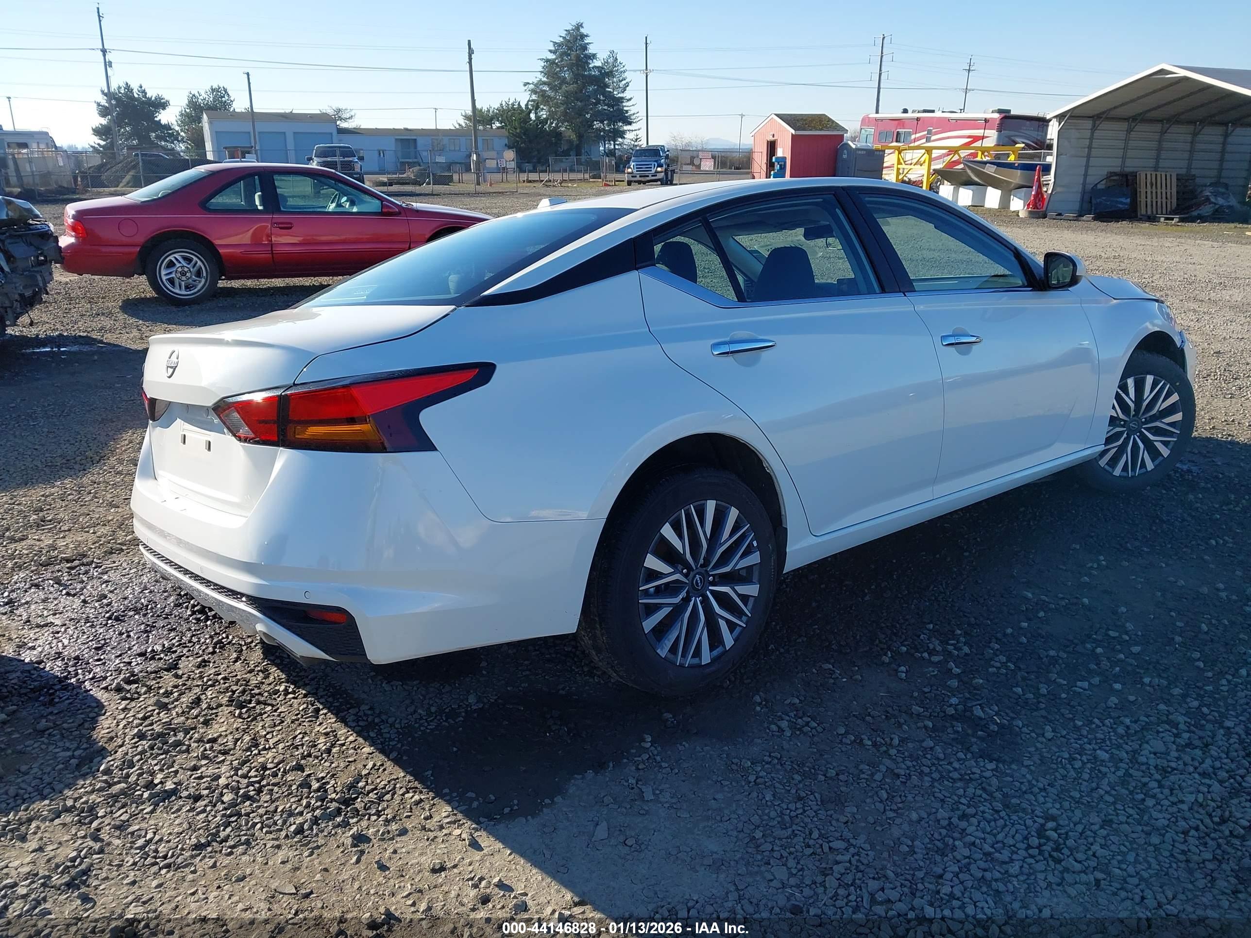 NISSAN ALTIMA image 4