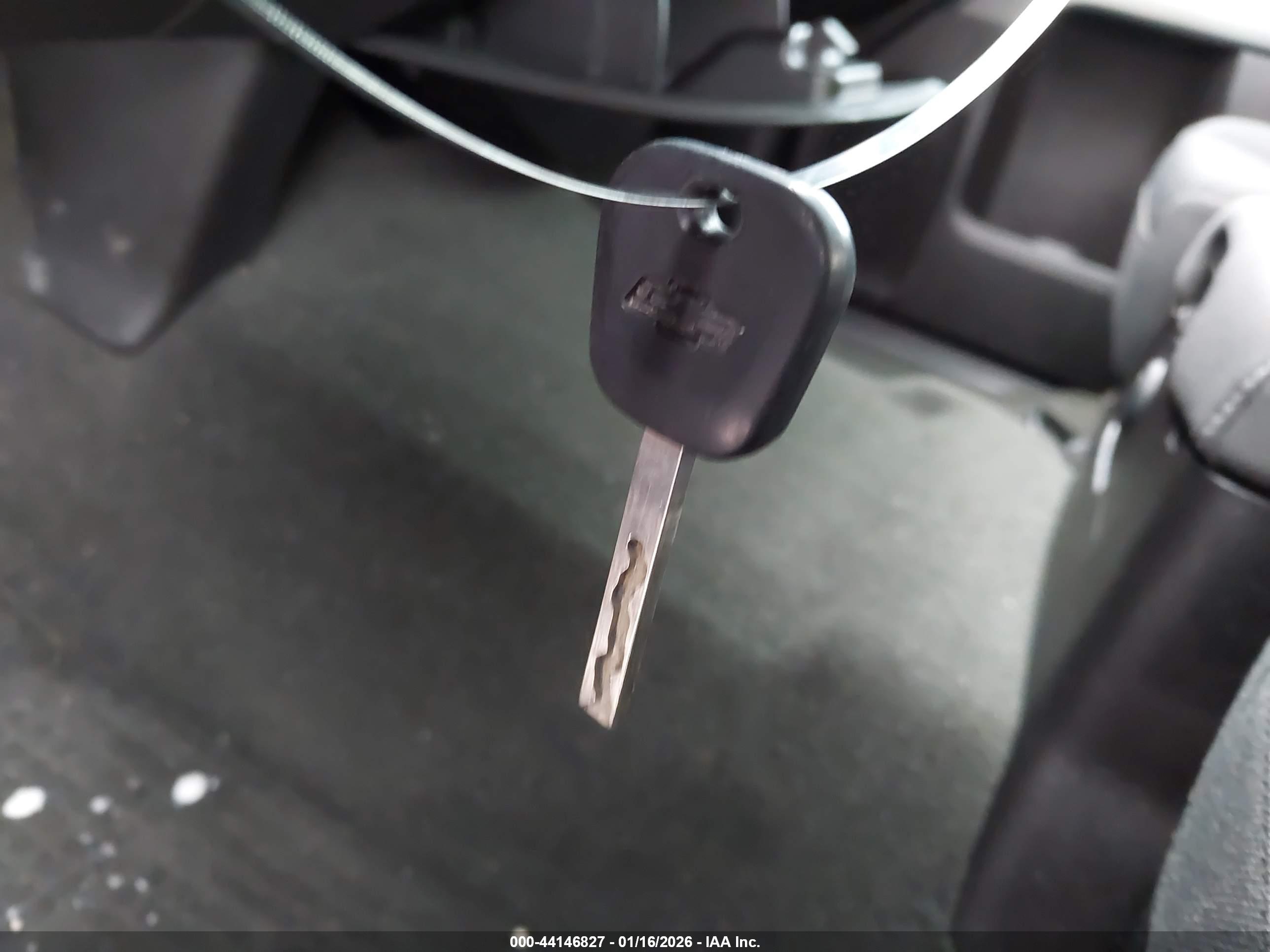 CHEVROLET SILVERADO image 11
