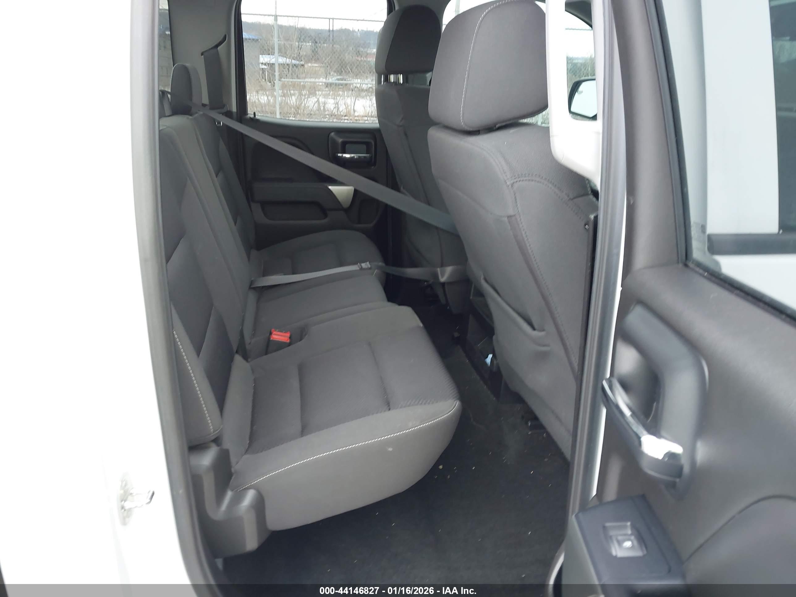 CHEVROLET SILVERADO image 8