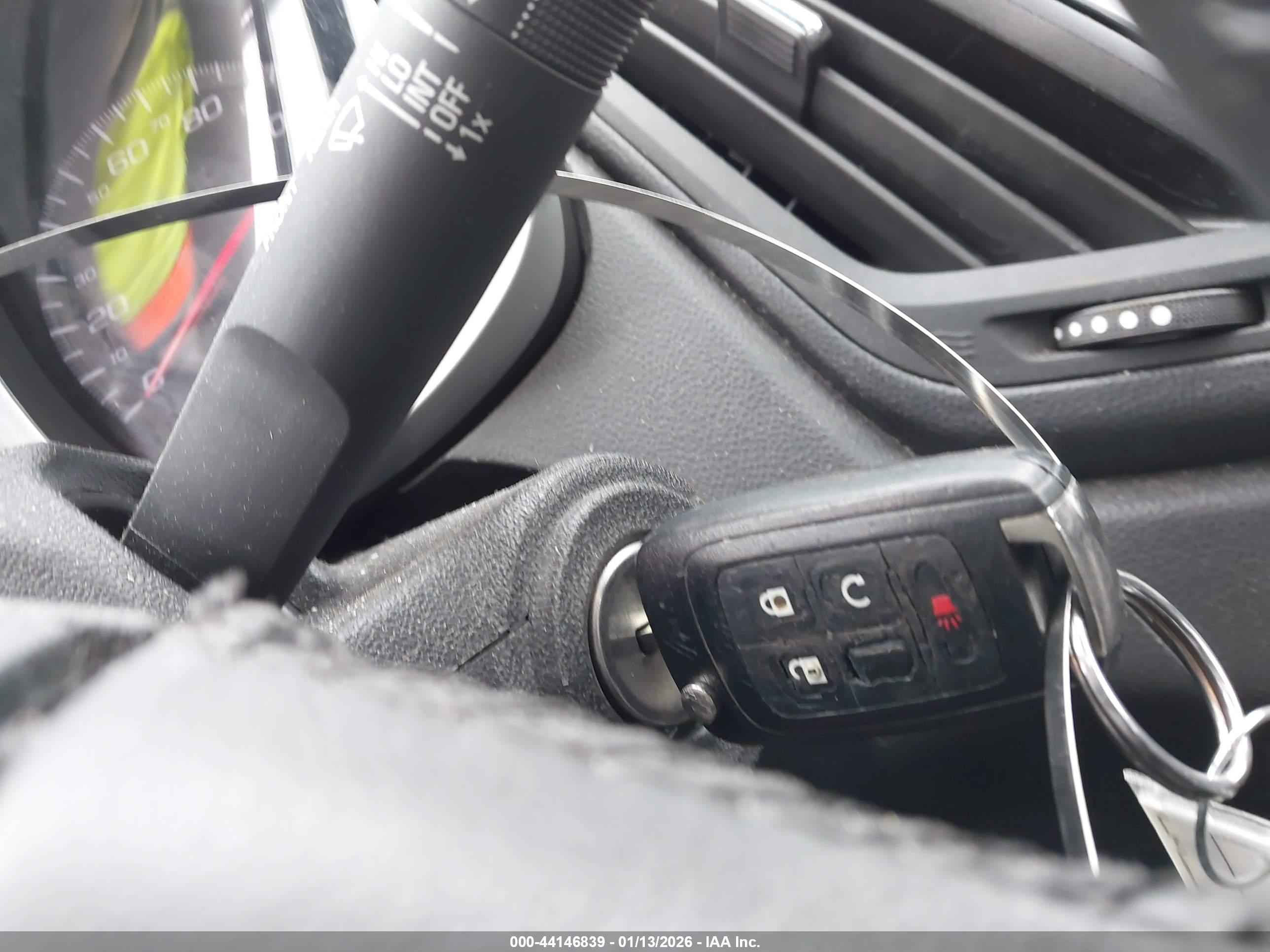 CHEVROLET EQUINOX image 11