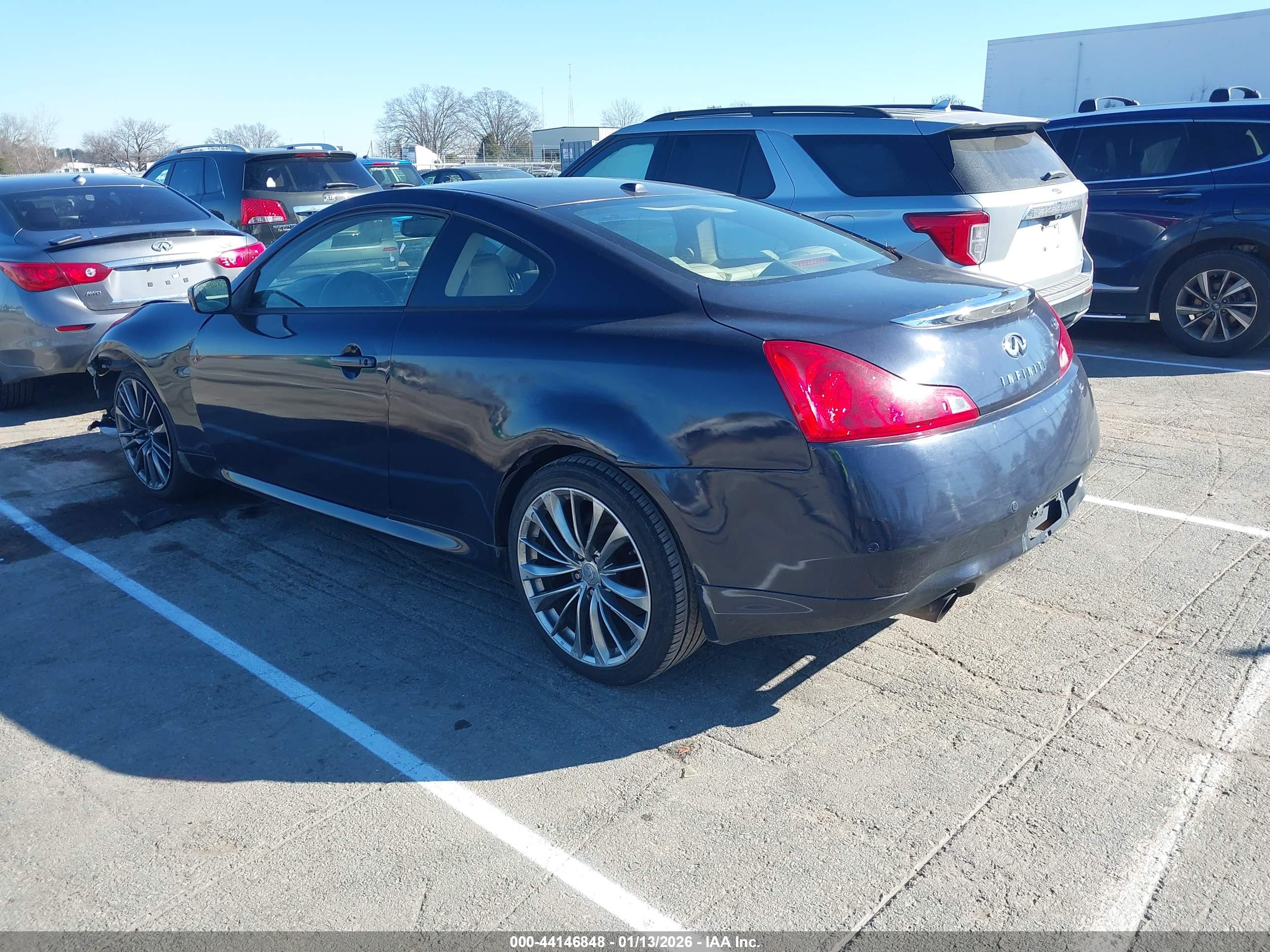 INFINITI G37 image 3