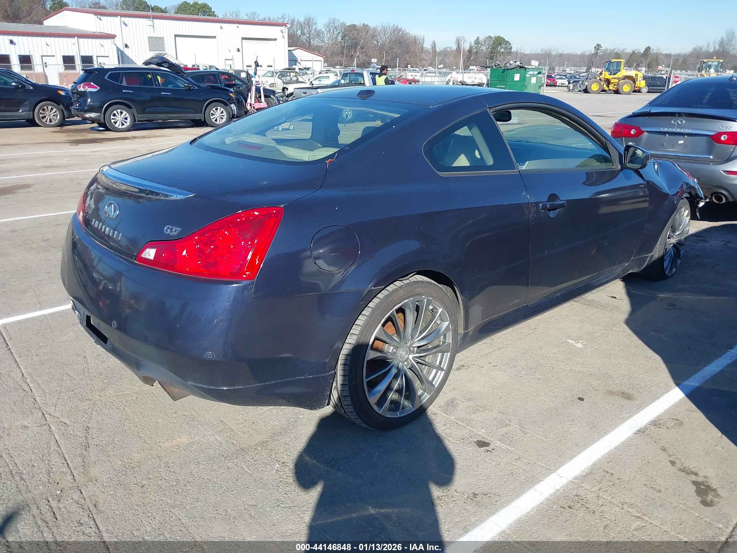 INFINITI G37 image 4