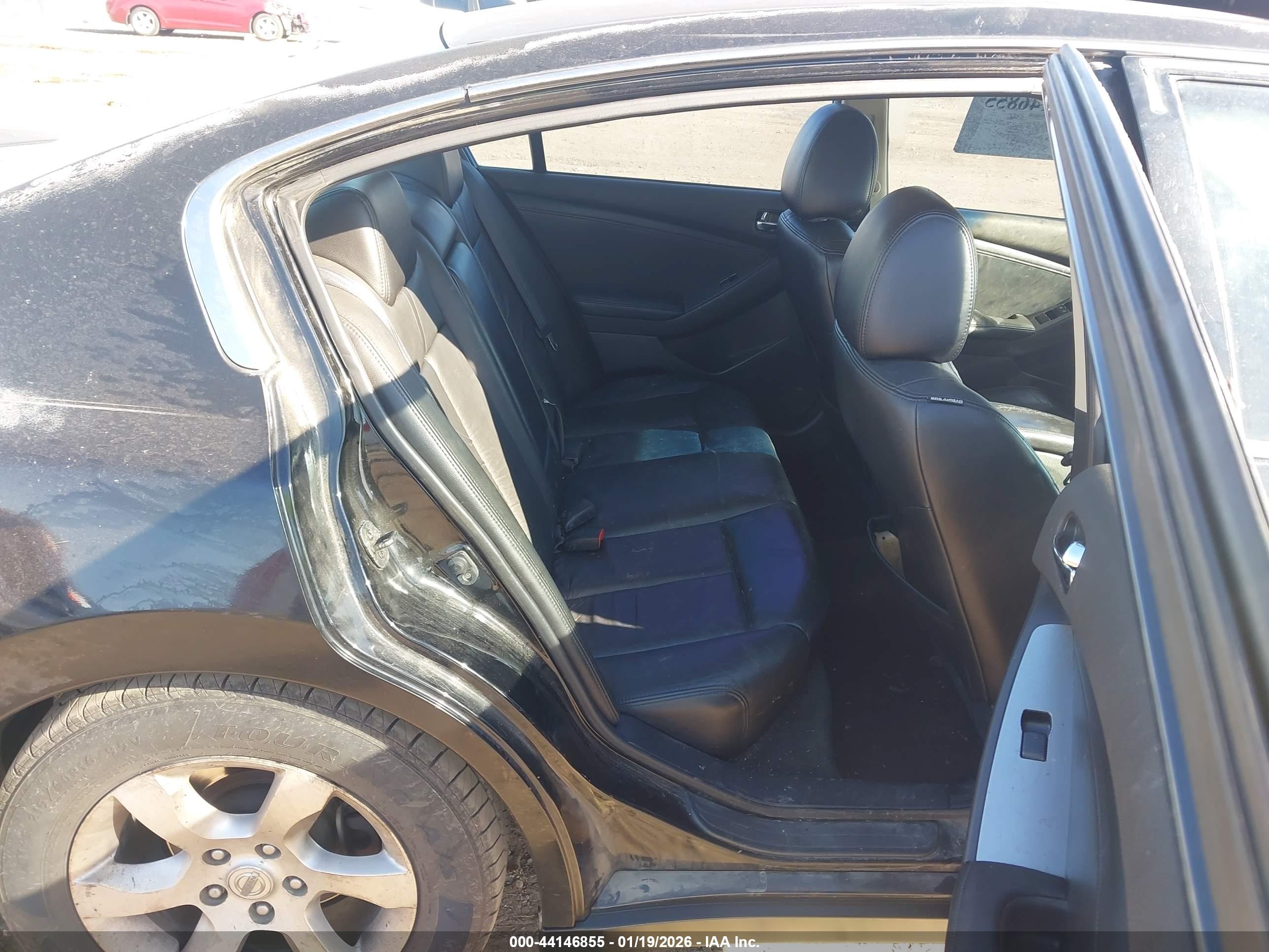 NISSAN ALTIMA image 8