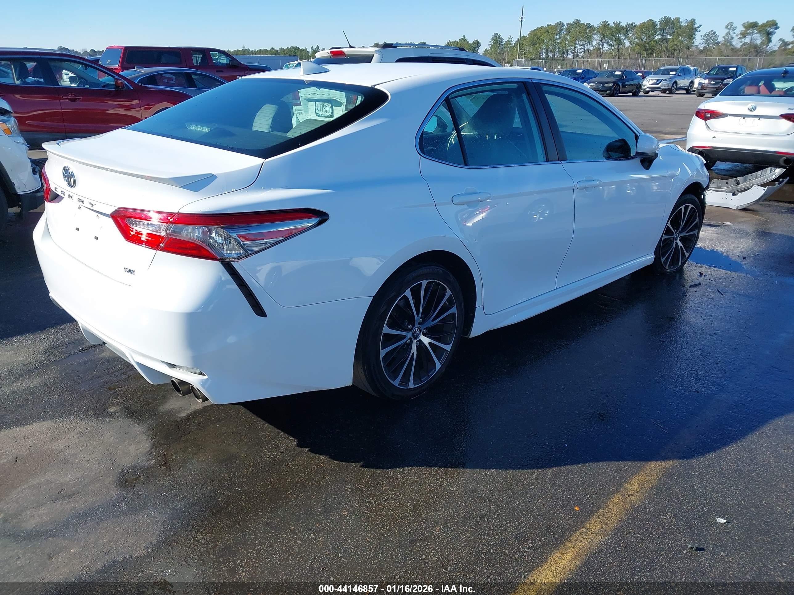 TOYOTA CAMRY image 4