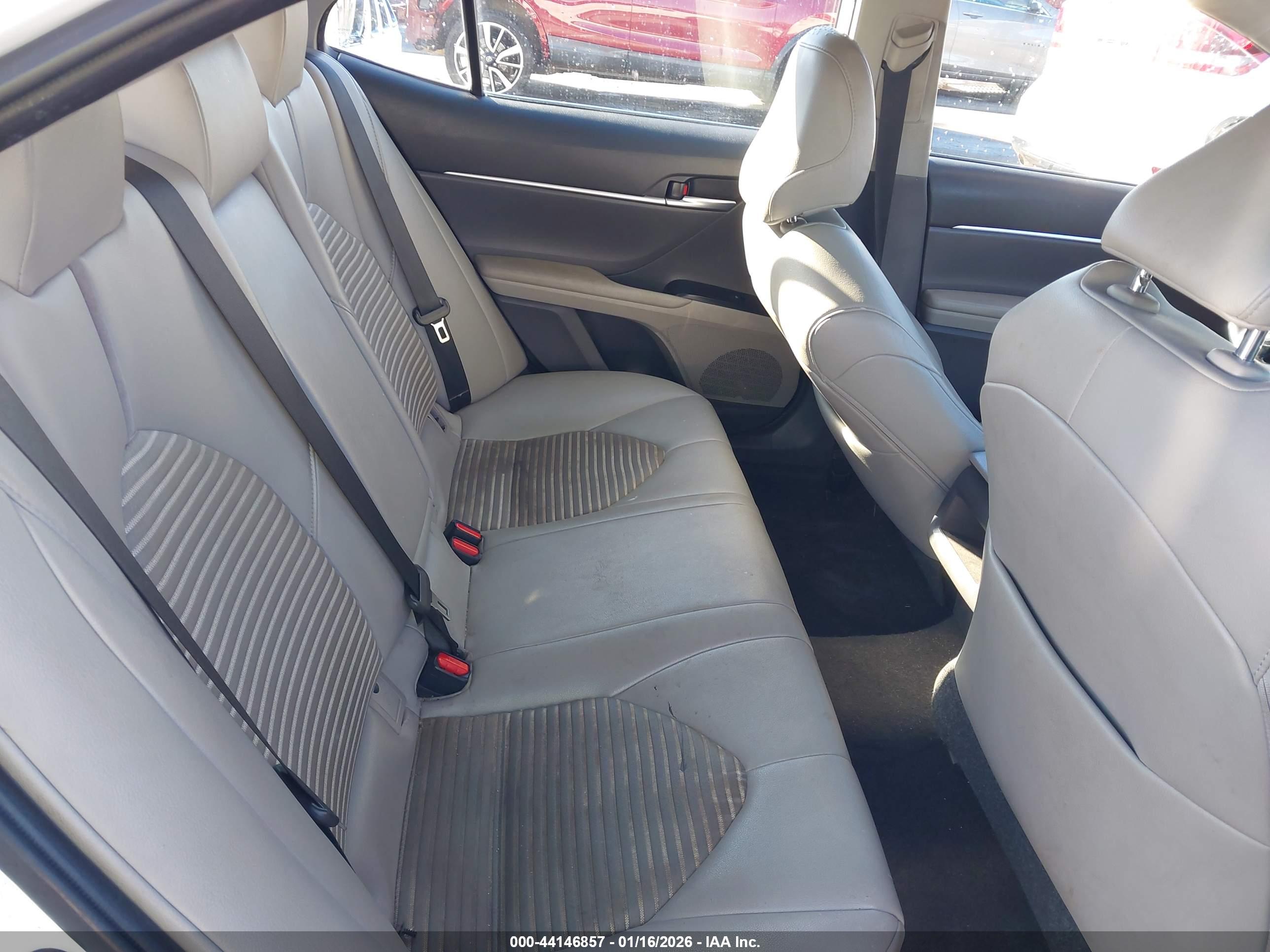 TOYOTA CAMRY image 8