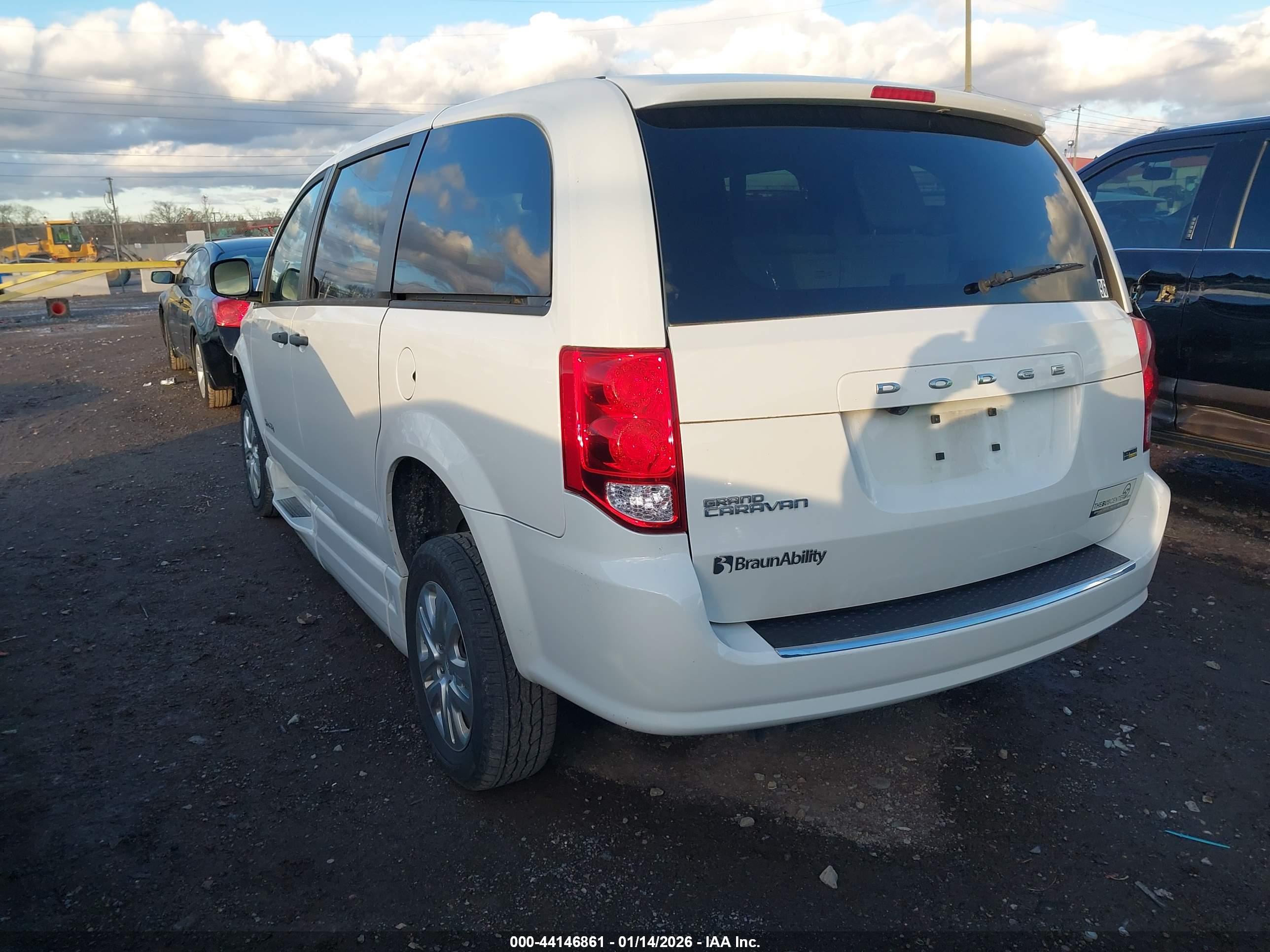 DODGE GRAND image 3