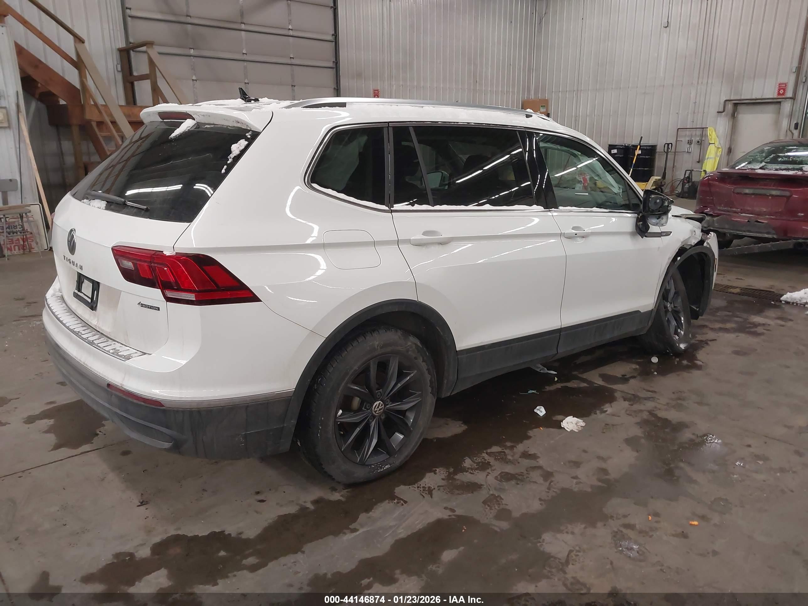 VOLKSWAGEN TIGUAN image 4