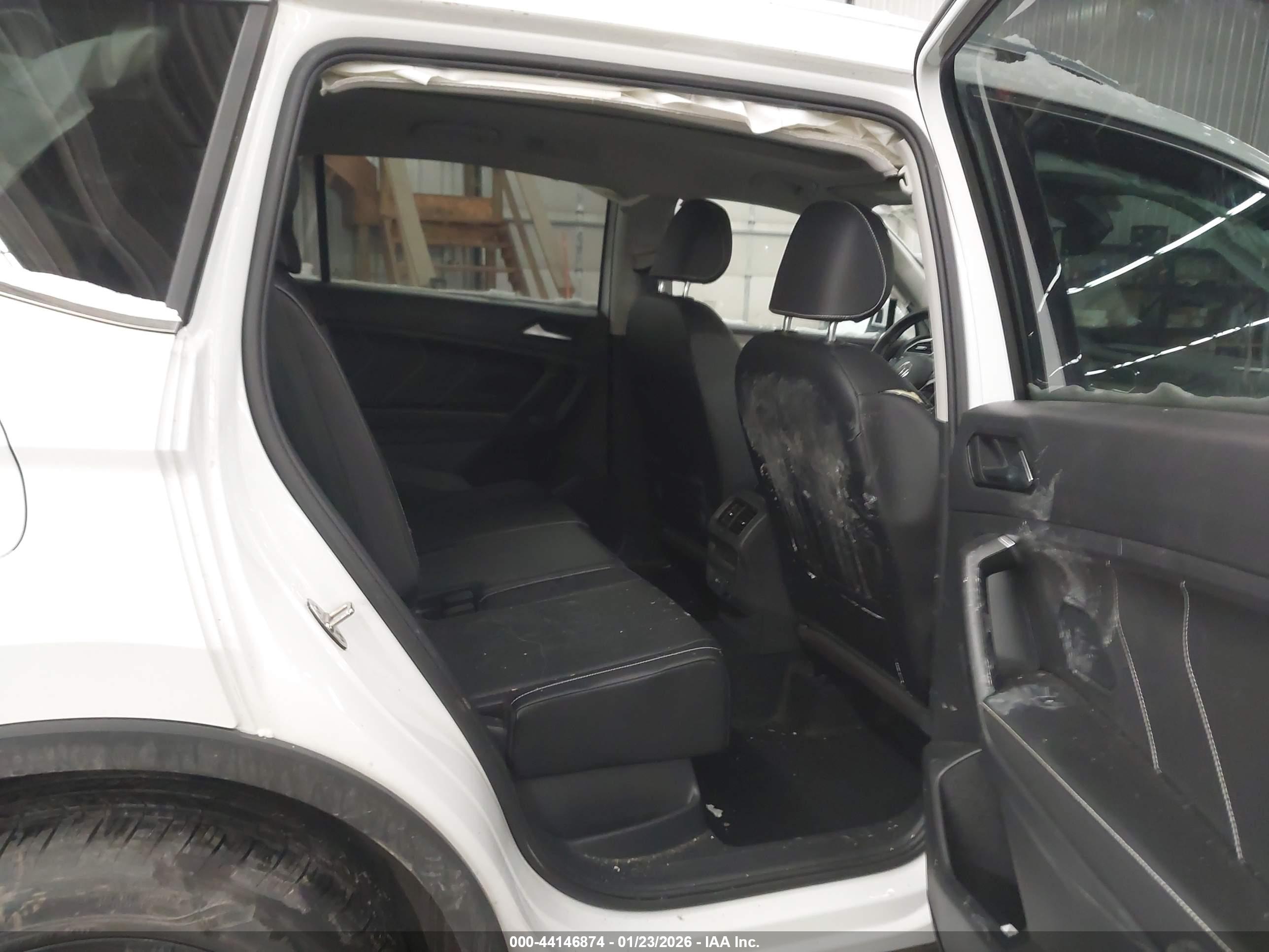 VOLKSWAGEN TIGUAN image 8