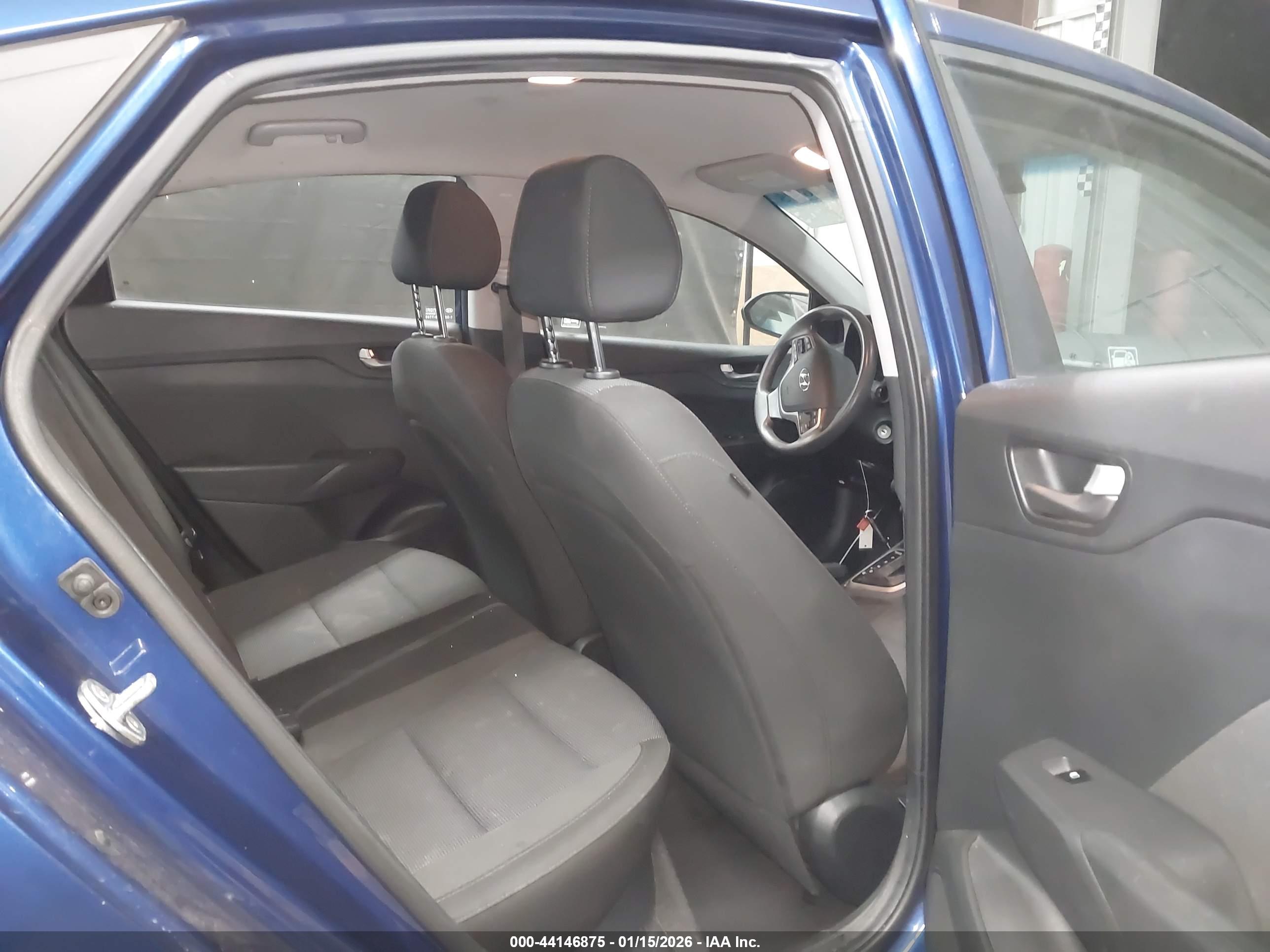 HYUNDAI ACCENT image 8