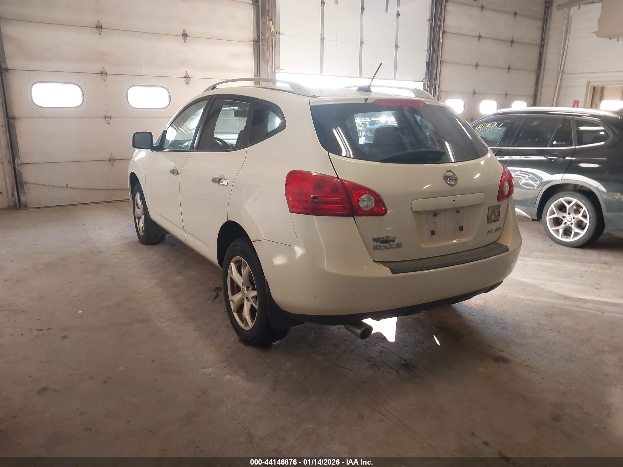 NISSAN ROGUE image 3