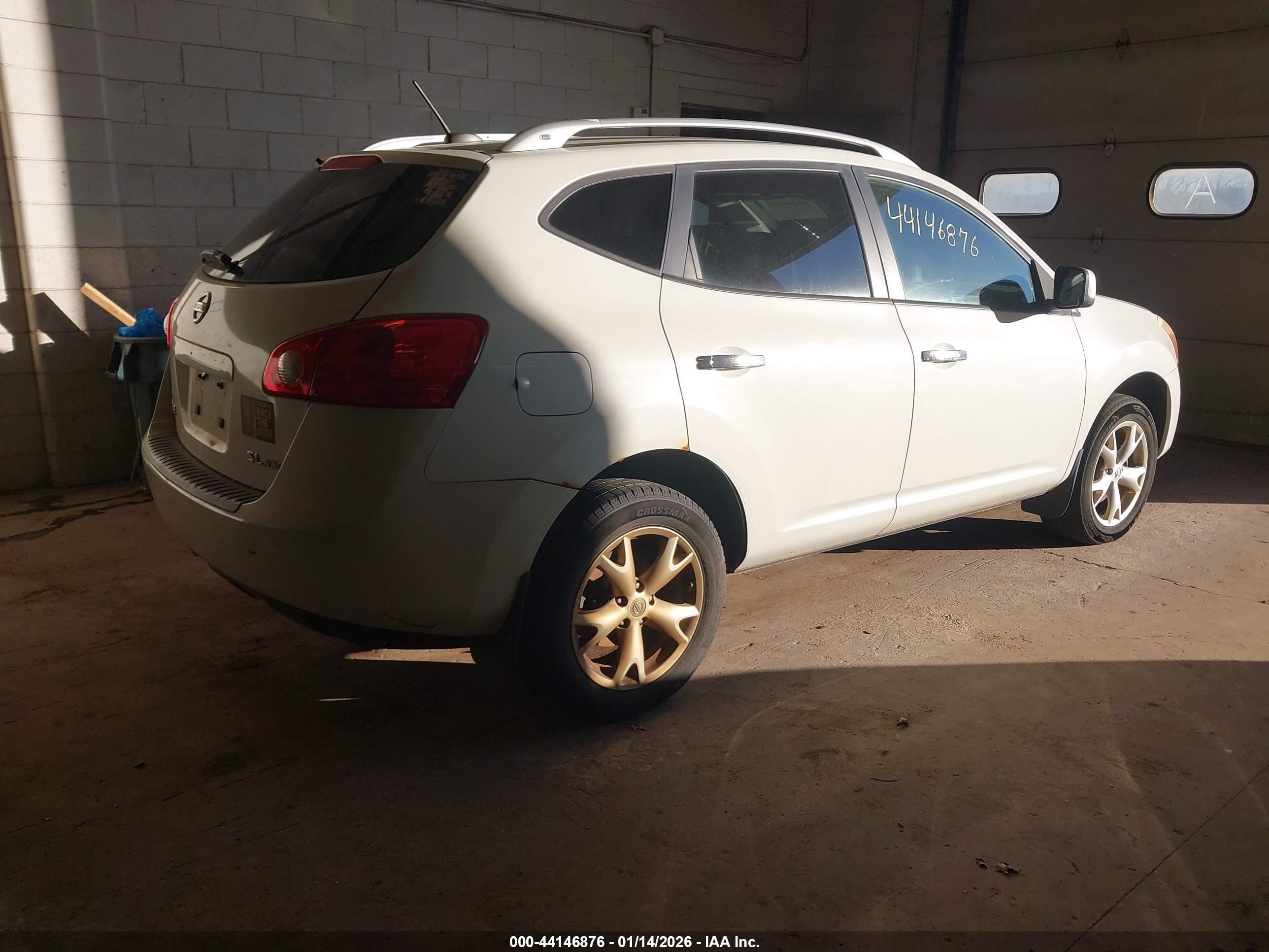 NISSAN ROGUE image 4