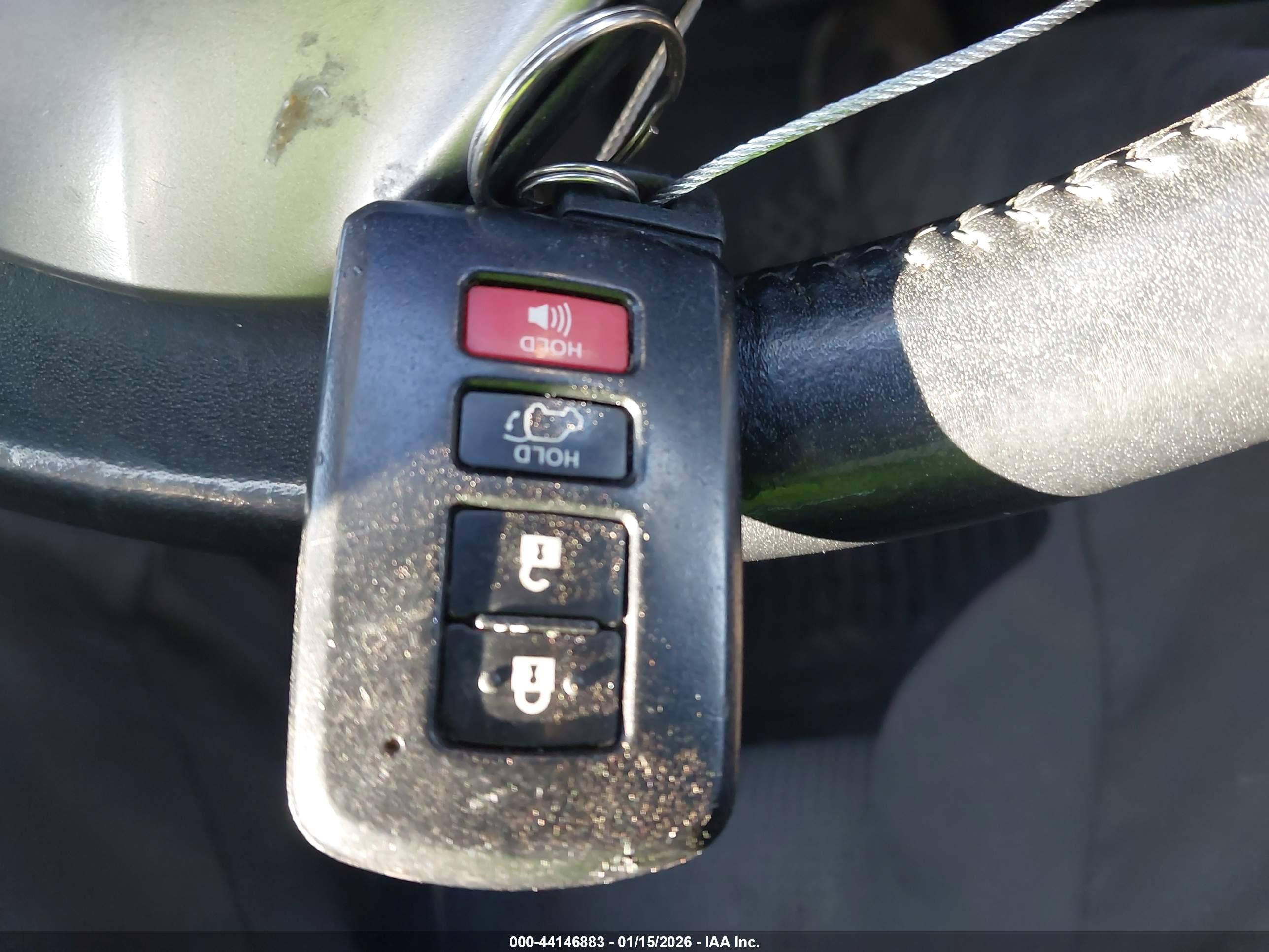 TOYOTA RAV4 image 11