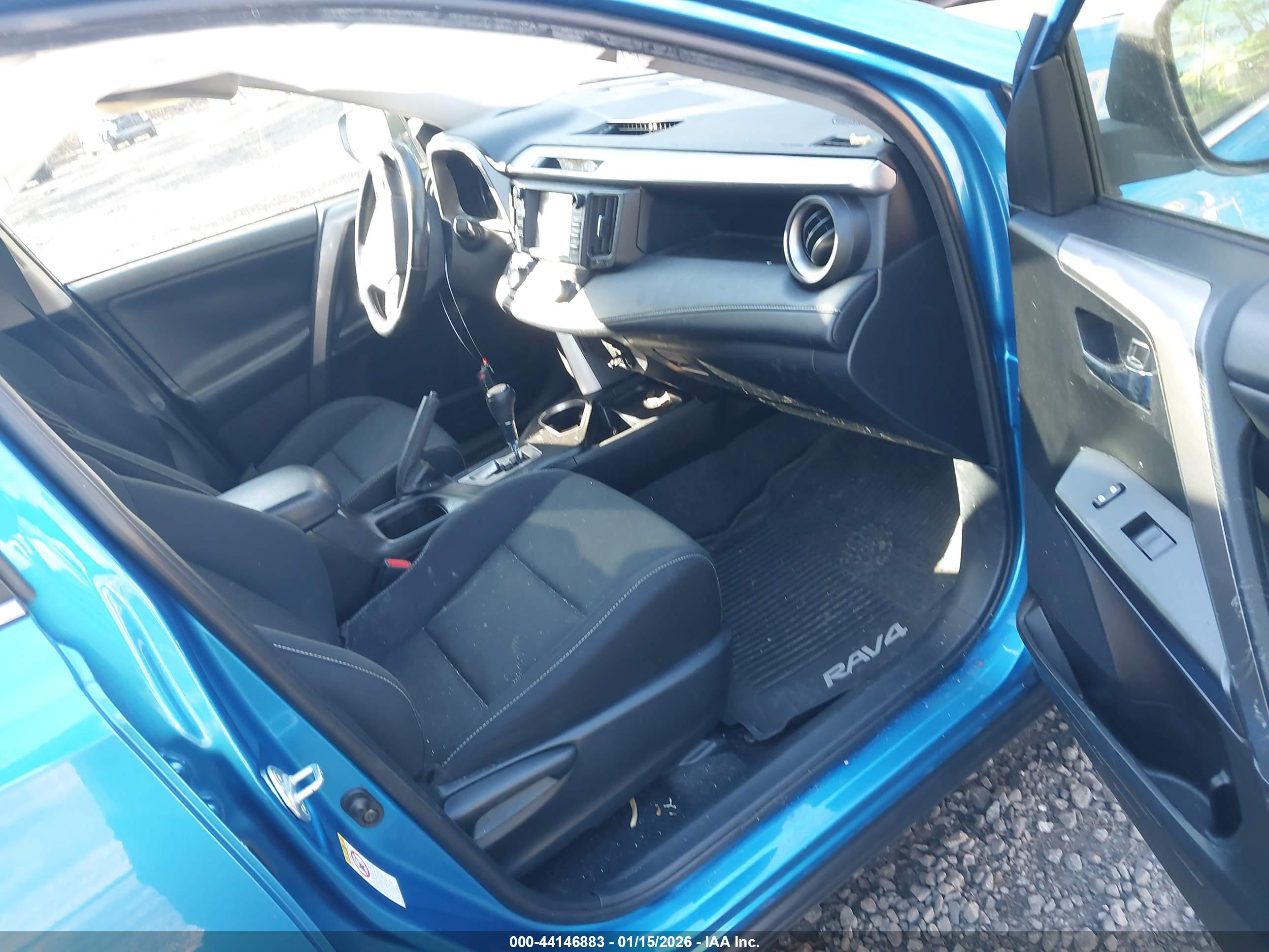 TOYOTA RAV4 image 5