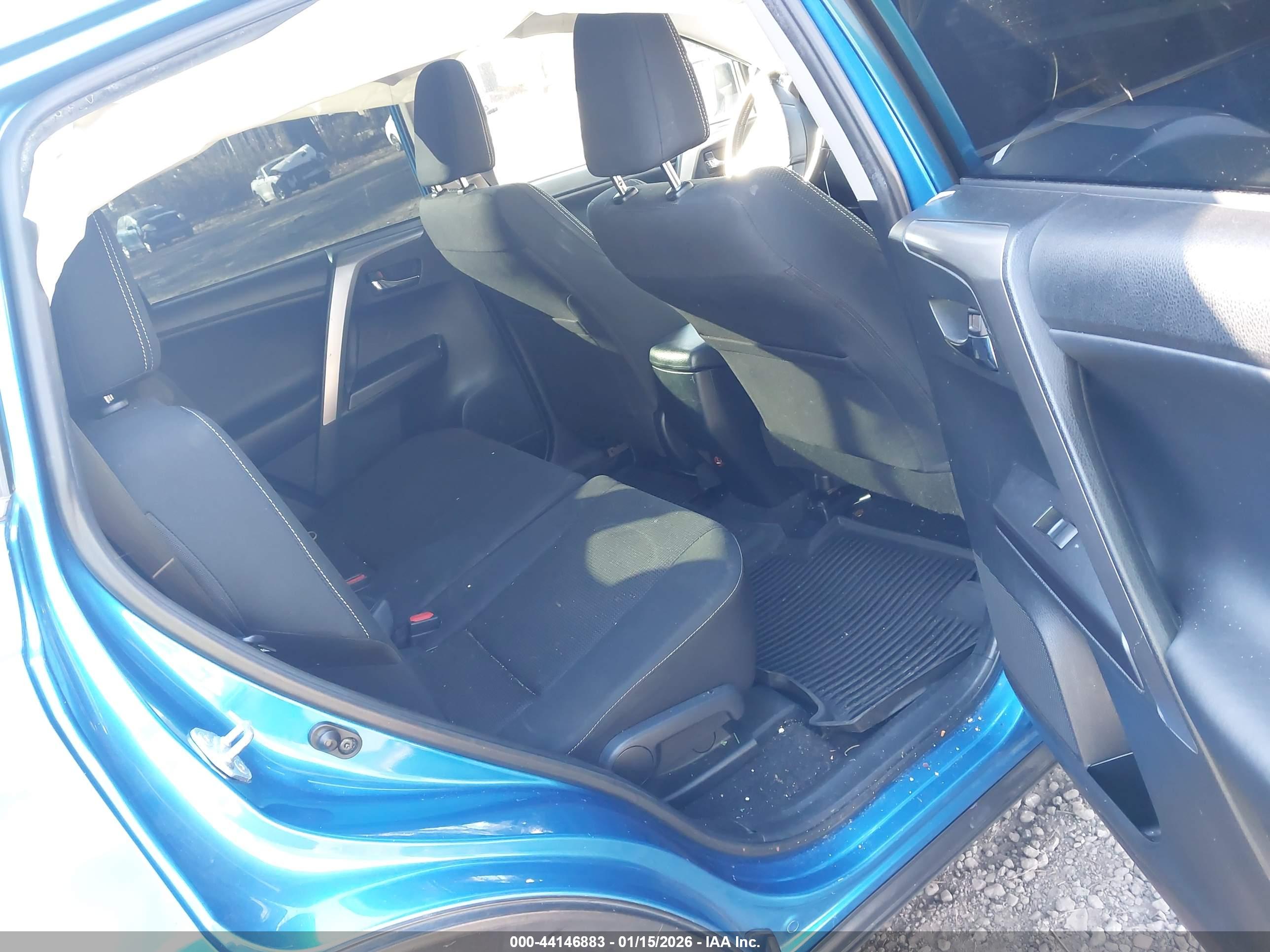 TOYOTA RAV4 image 8