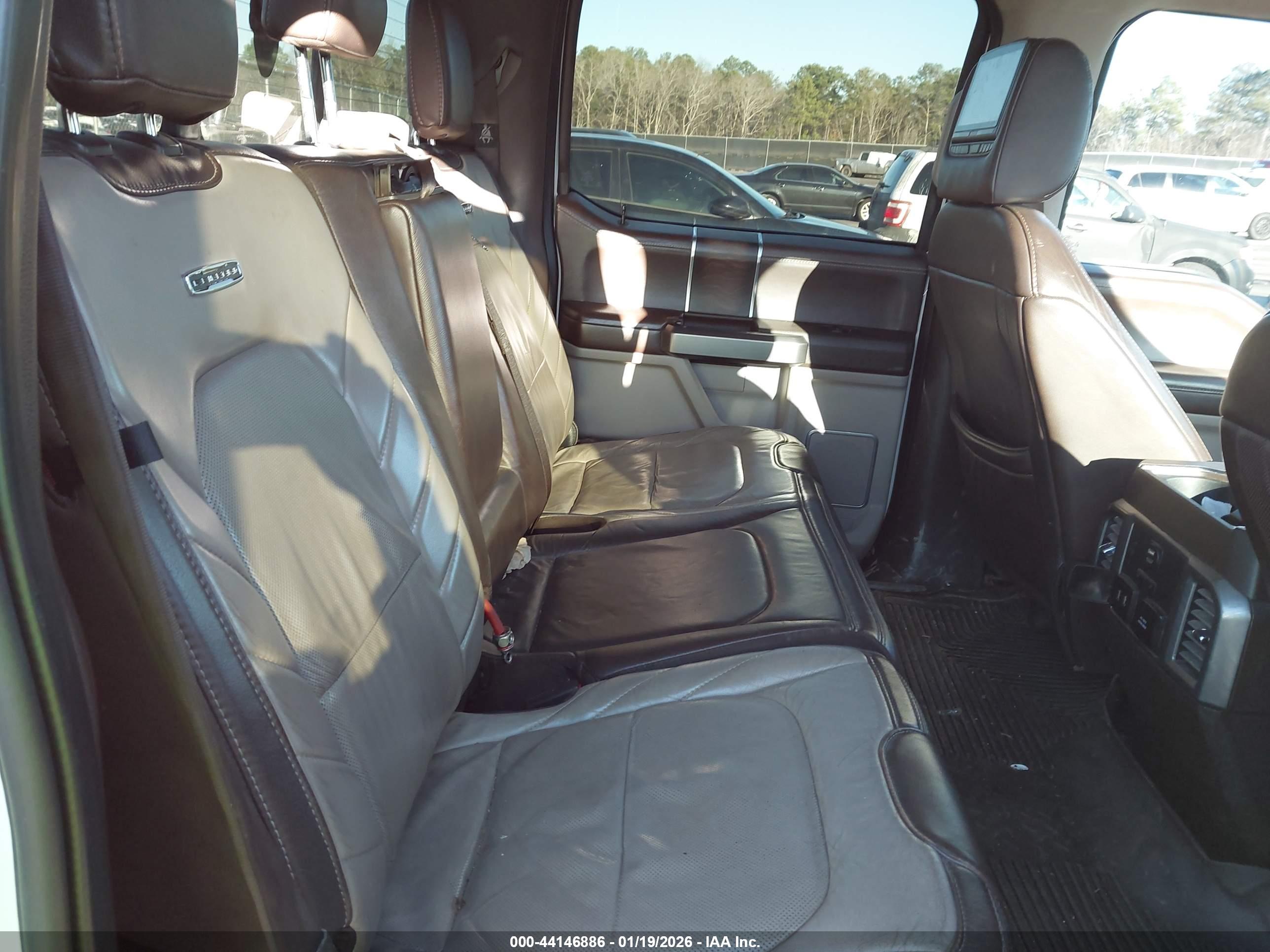FORD F-450 image 7
