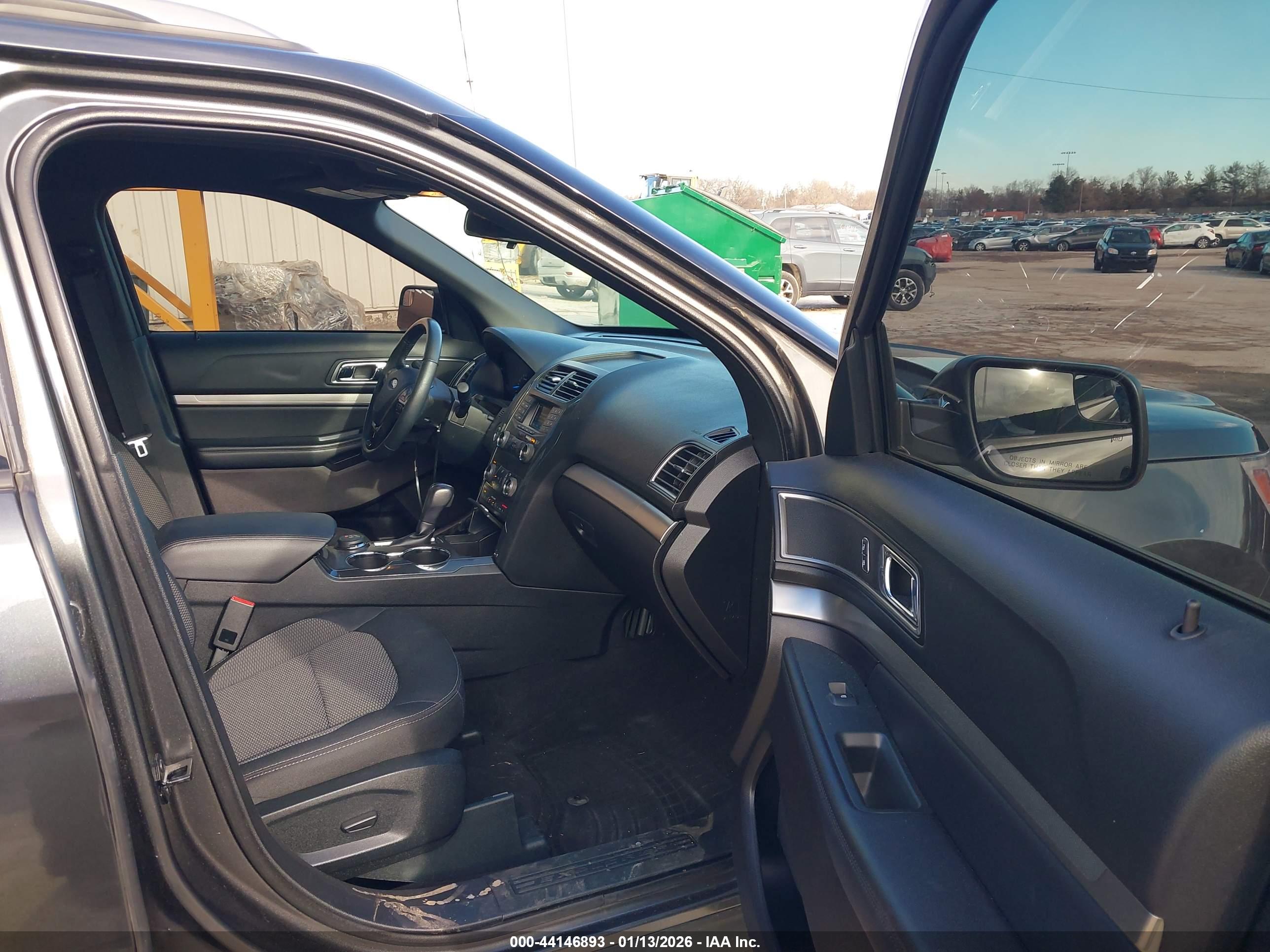 FORD EXPLORER image 5