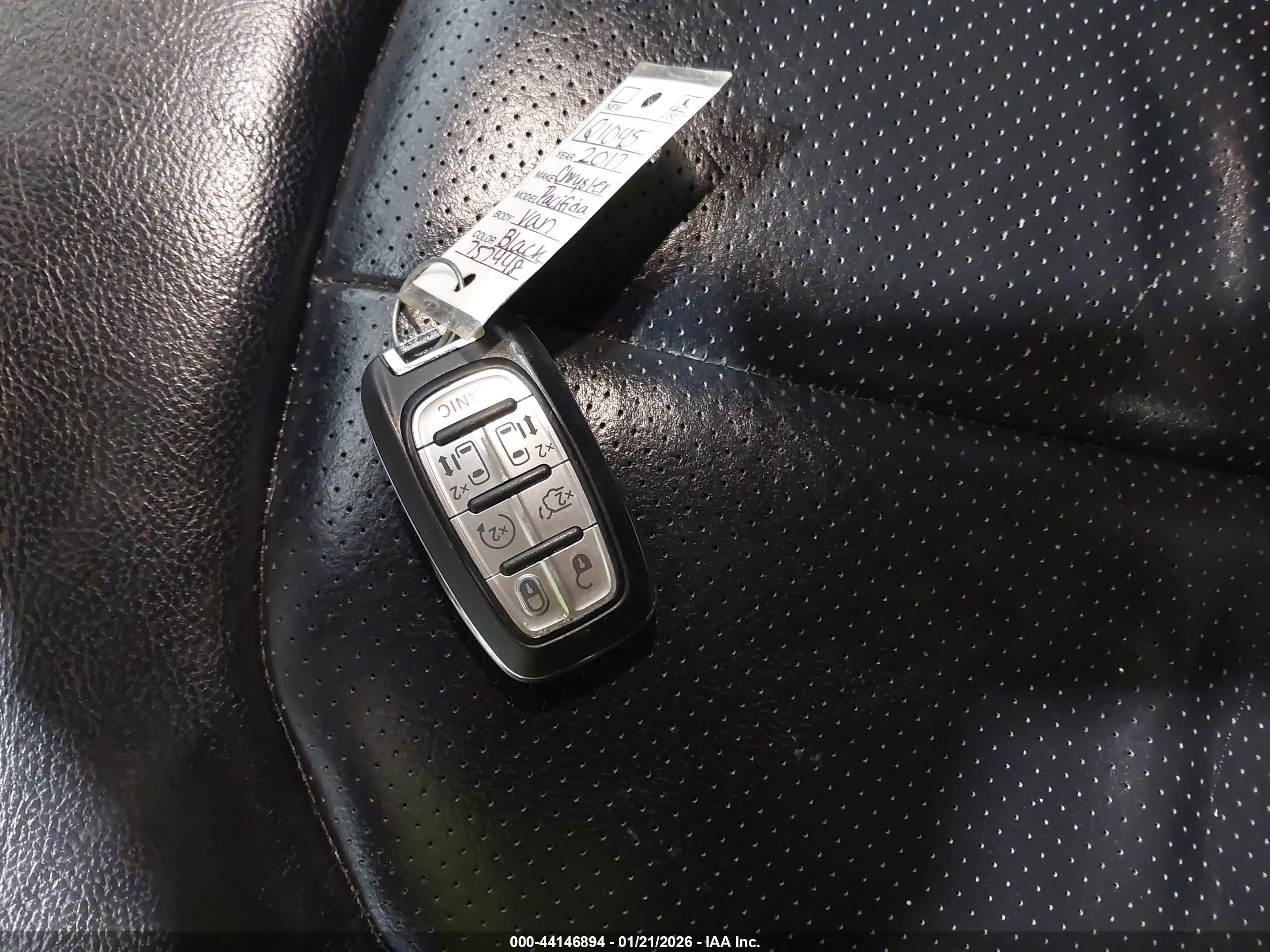CHRYSLER PACIFICA image 11