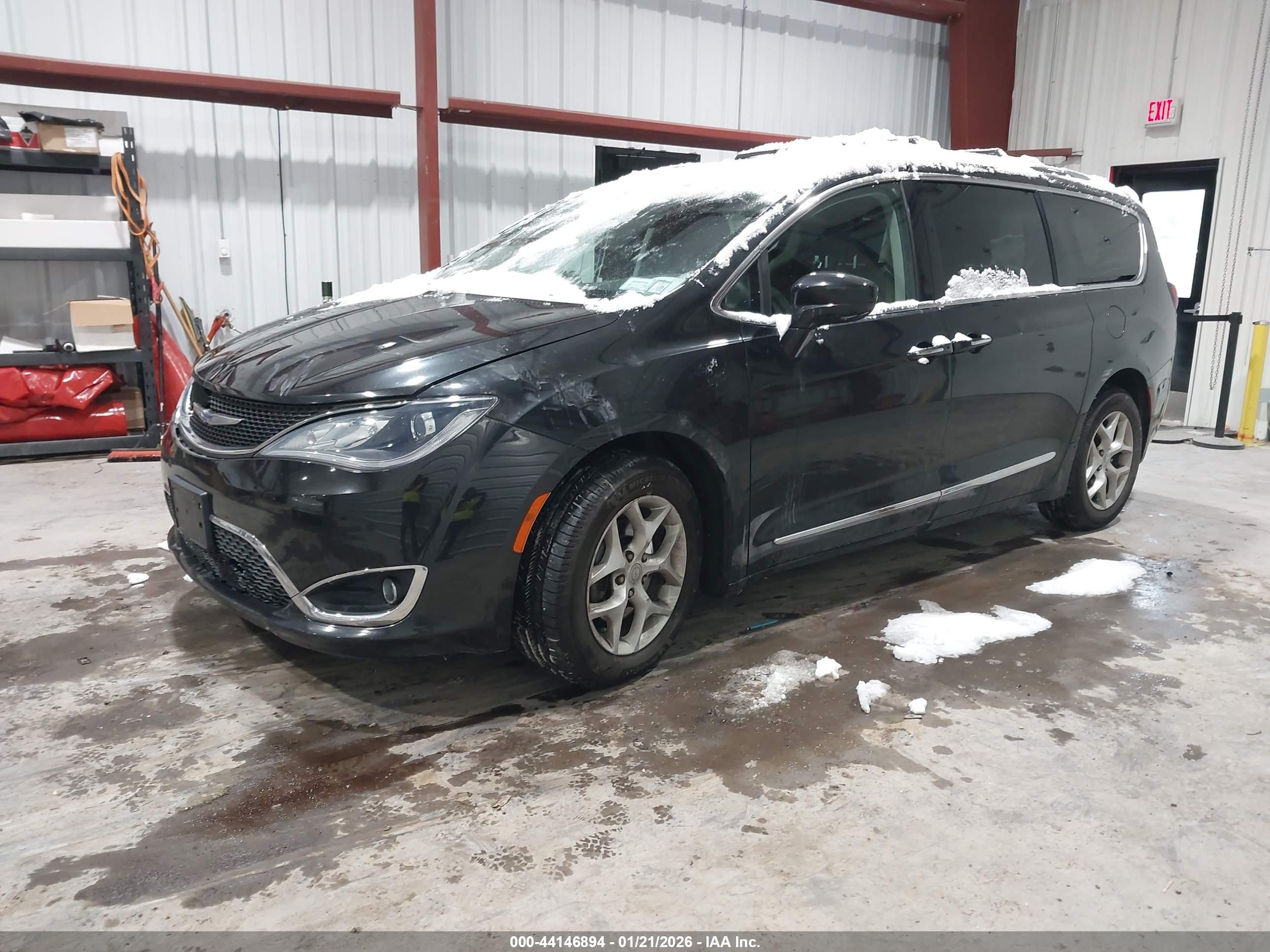 CHRYSLER PACIFICA image 2