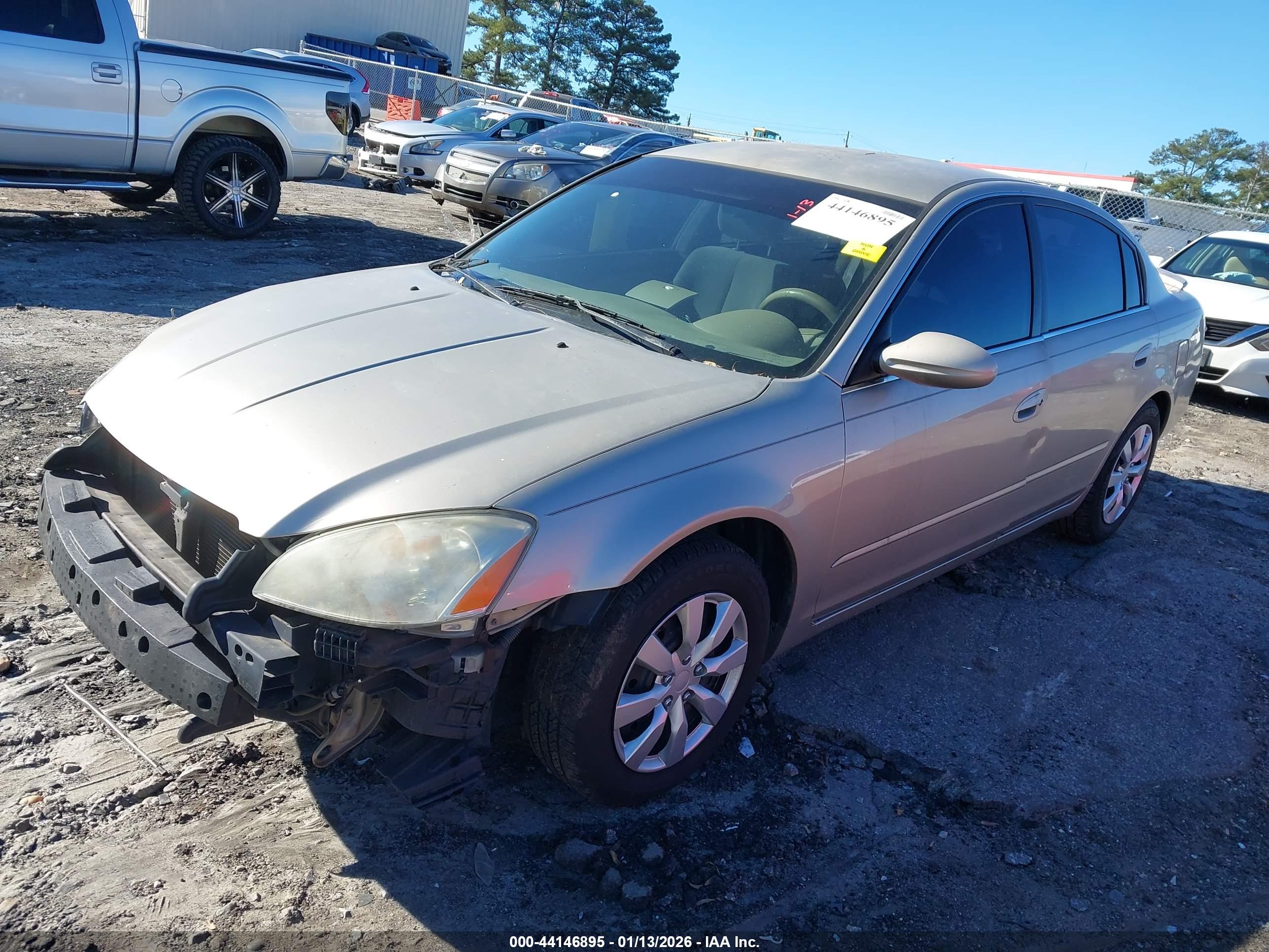 NISSAN ALTIMA image 2