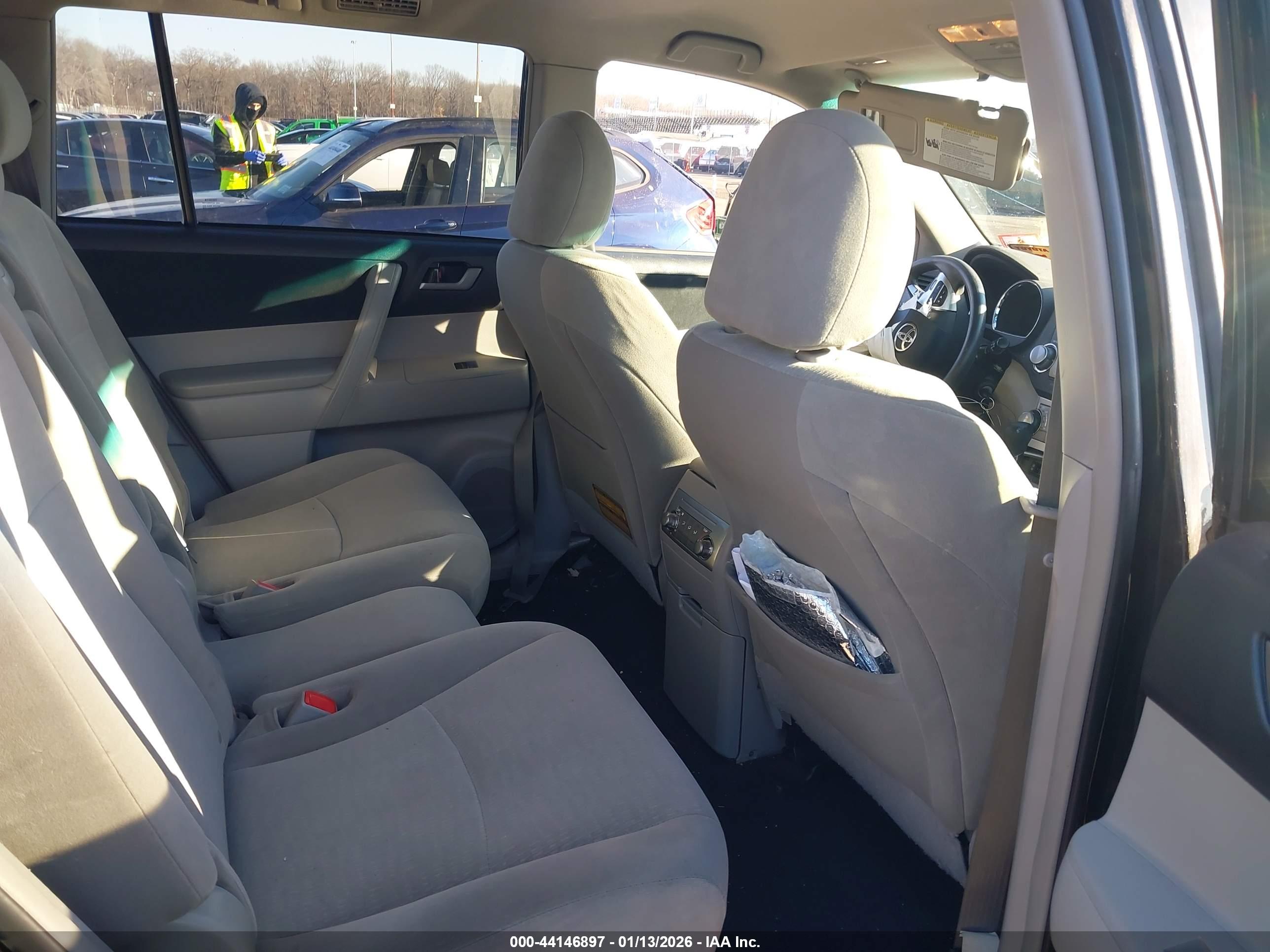 TOYOTA HIGHLANDER image 8