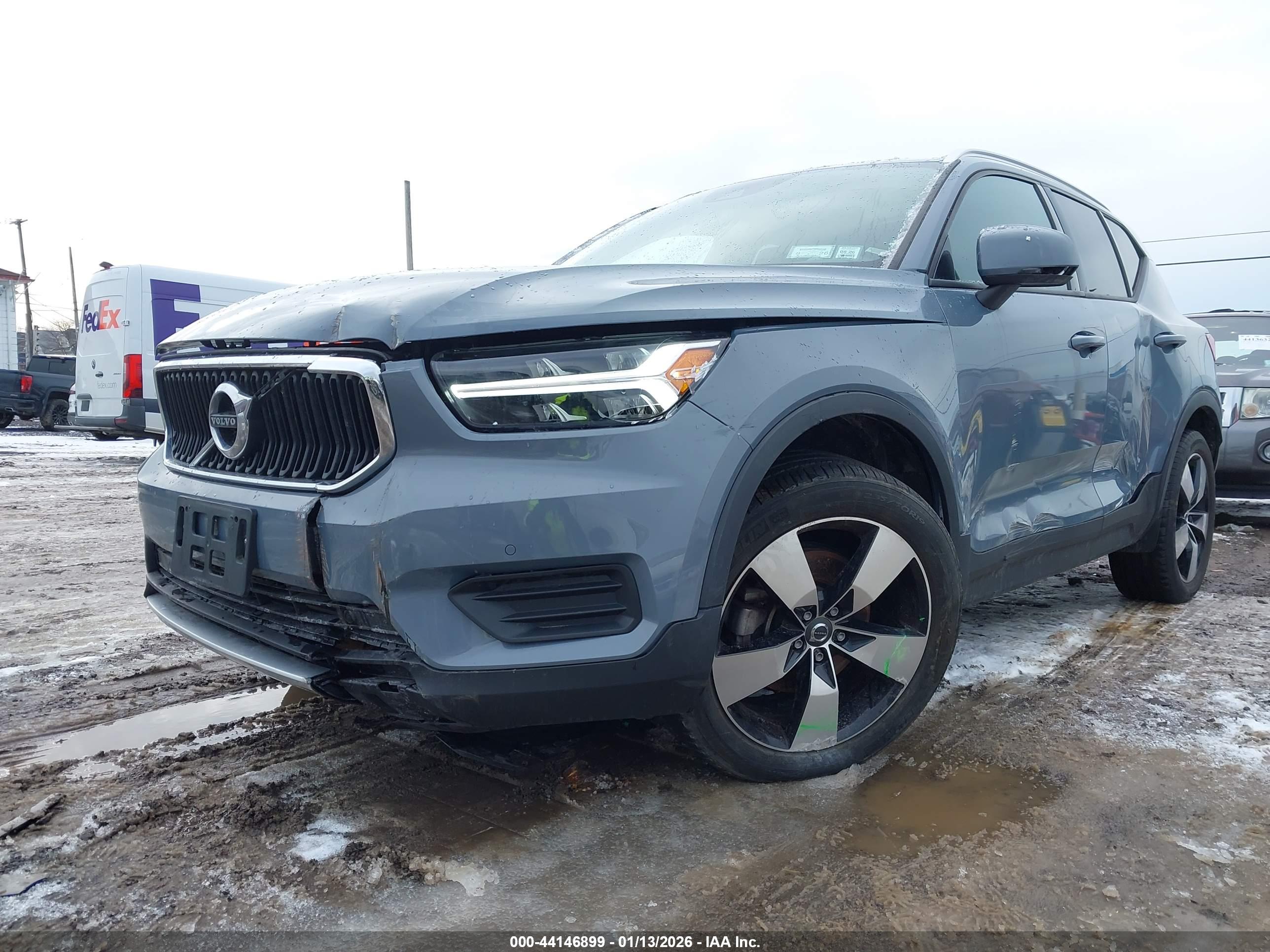 VOLVO XC40 image 6