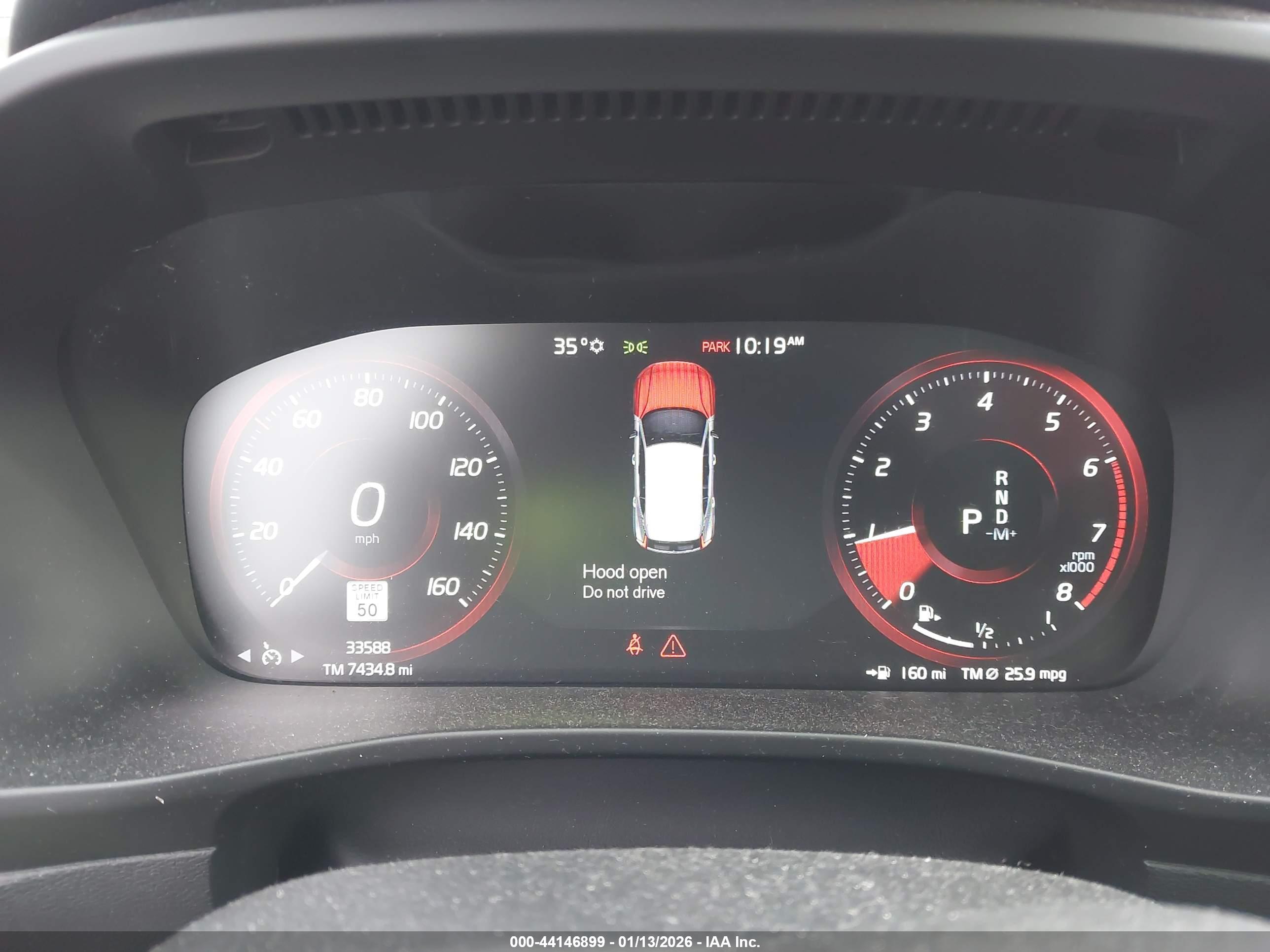 VOLVO XC40 image 7