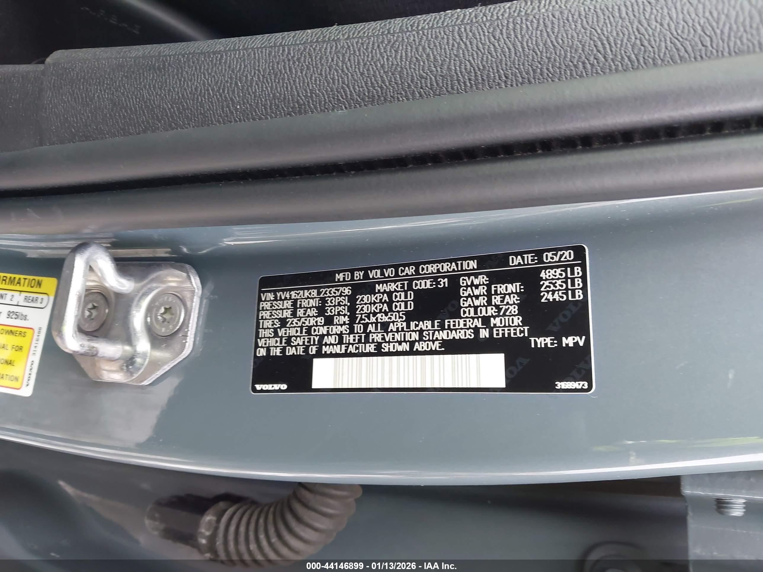 VOLVO XC40 image 9