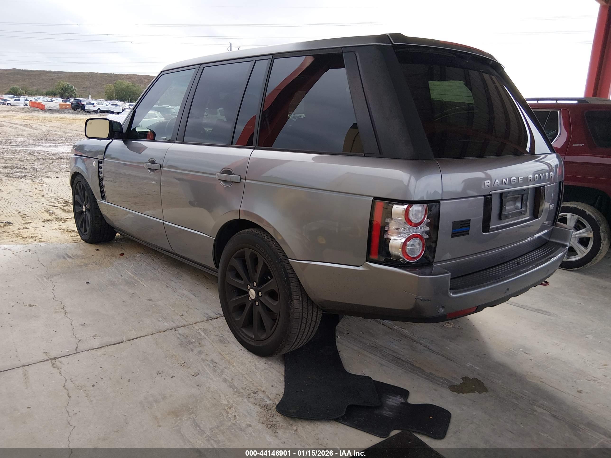 LAND ROVER image 3