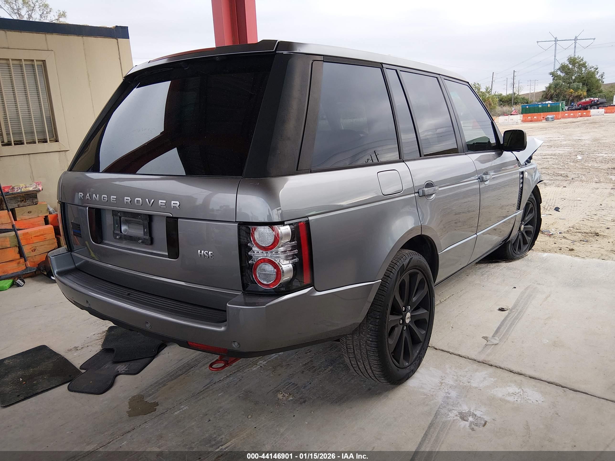 LAND ROVER image 4