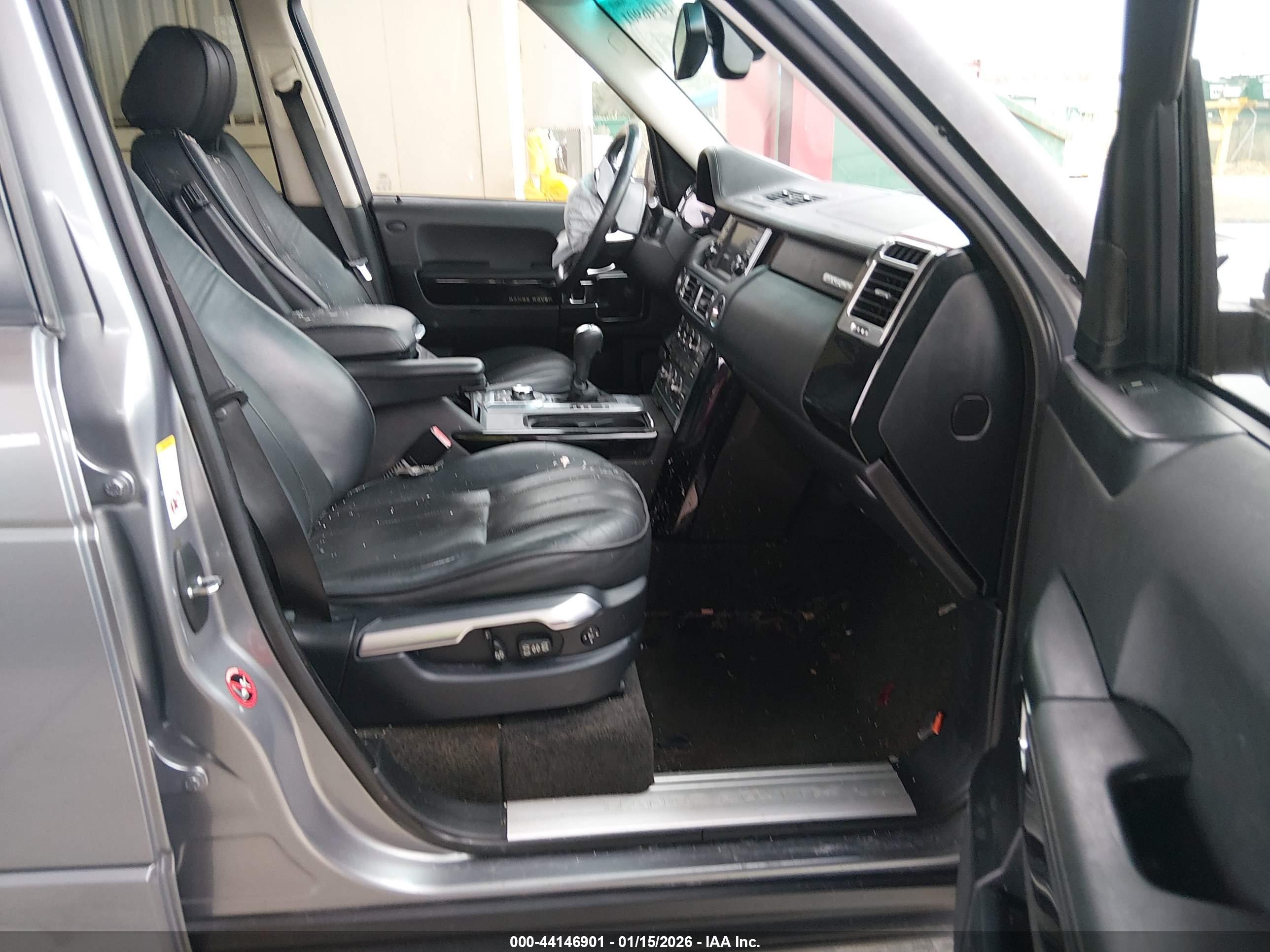LAND ROVER image 5