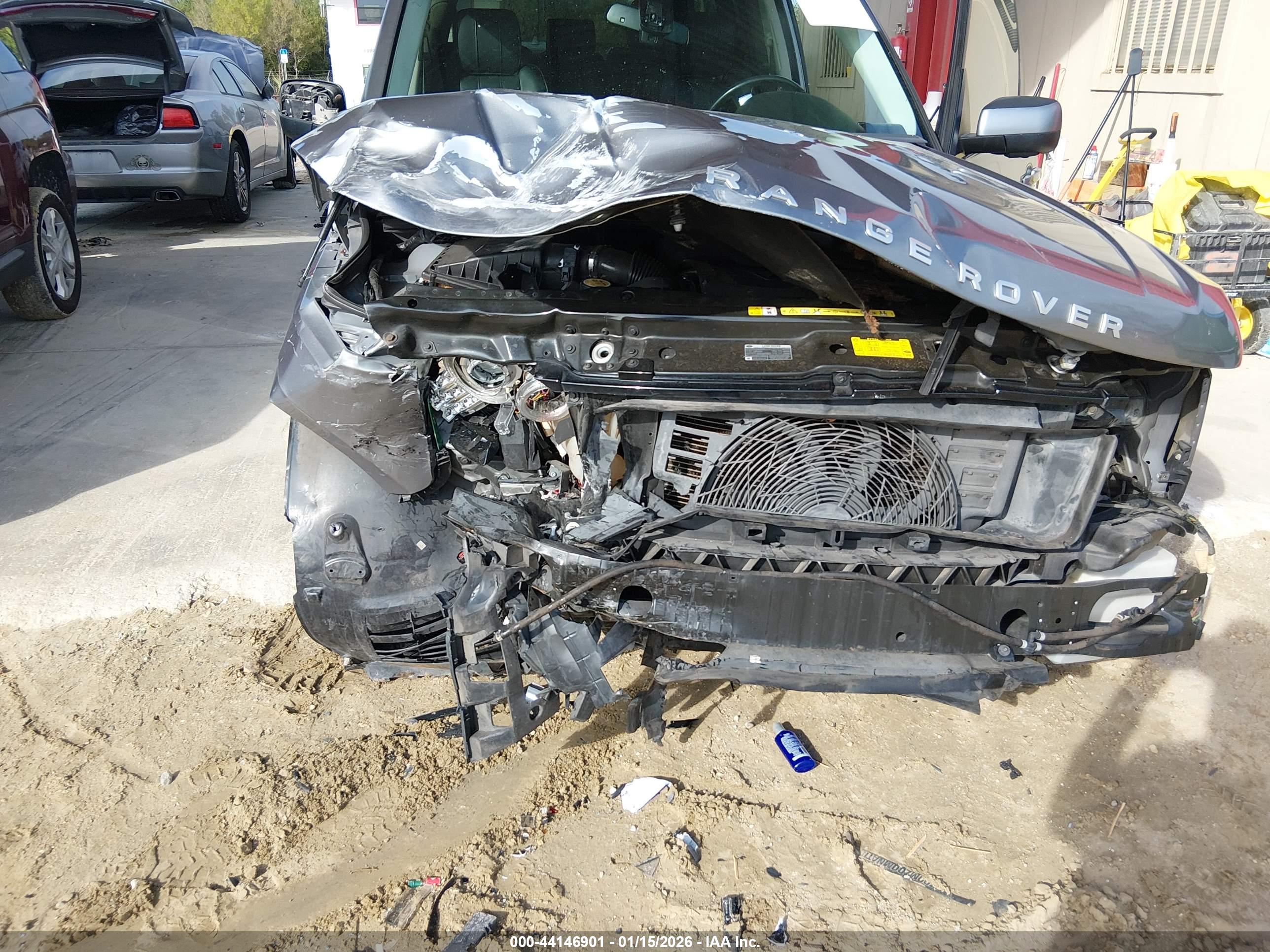 LAND ROVER image 6