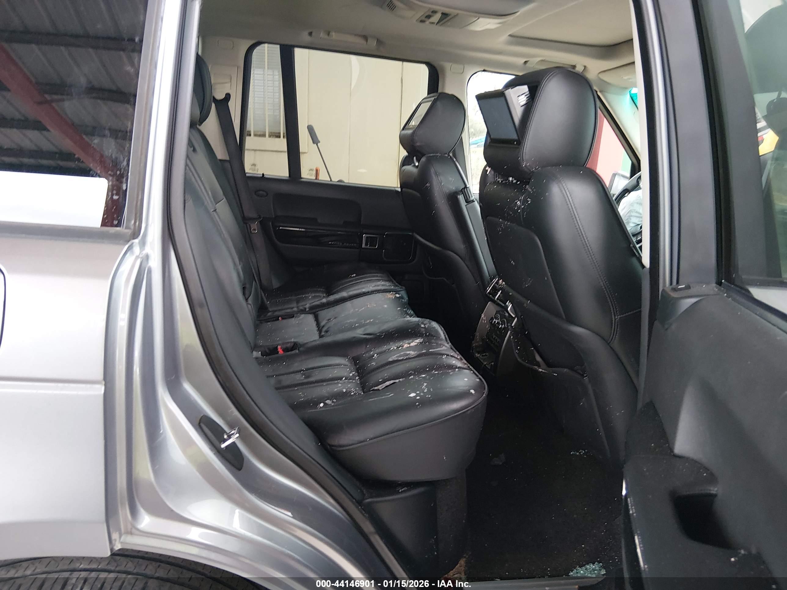 LAND ROVER image 8