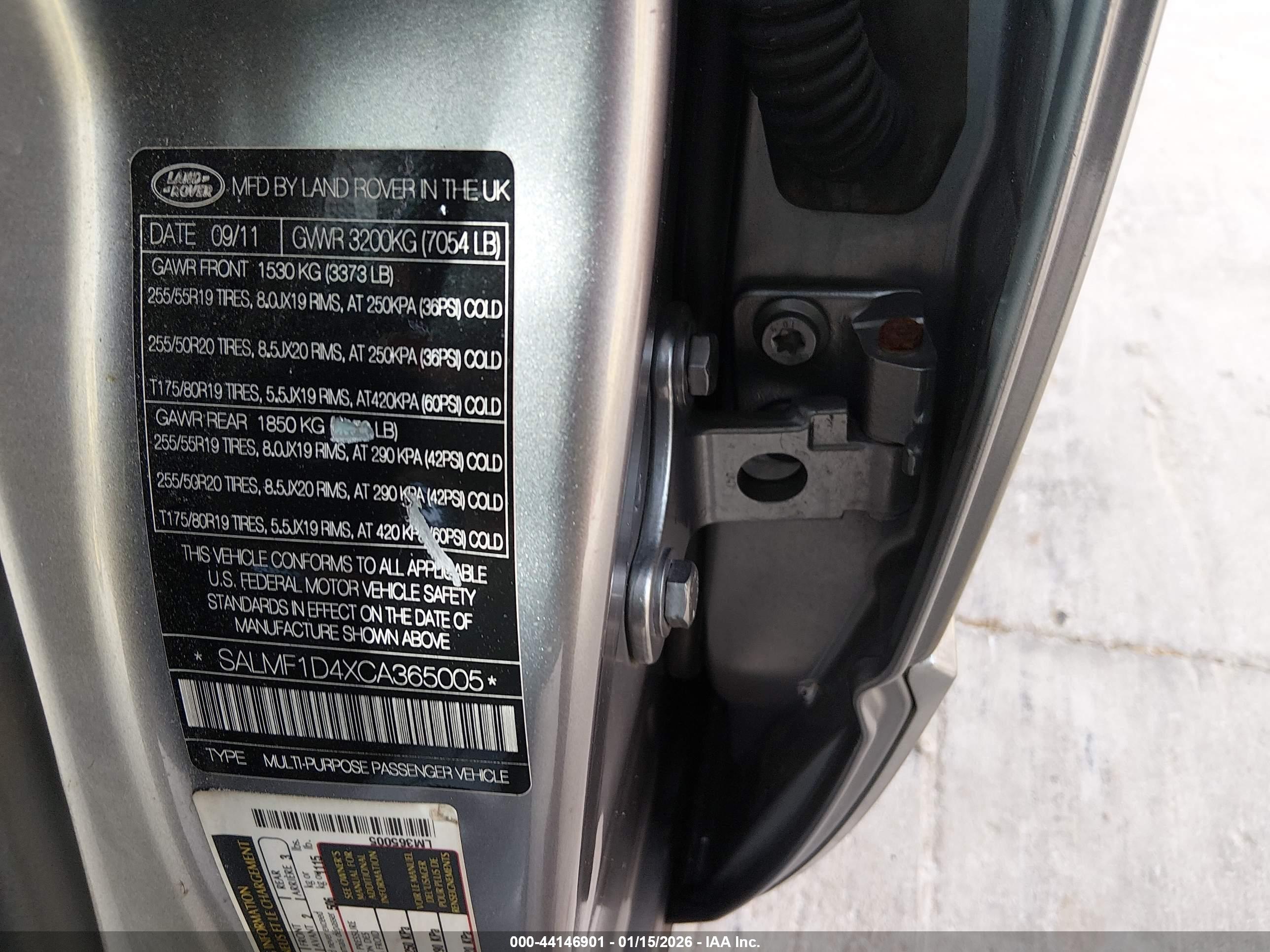LAND ROVER image 9