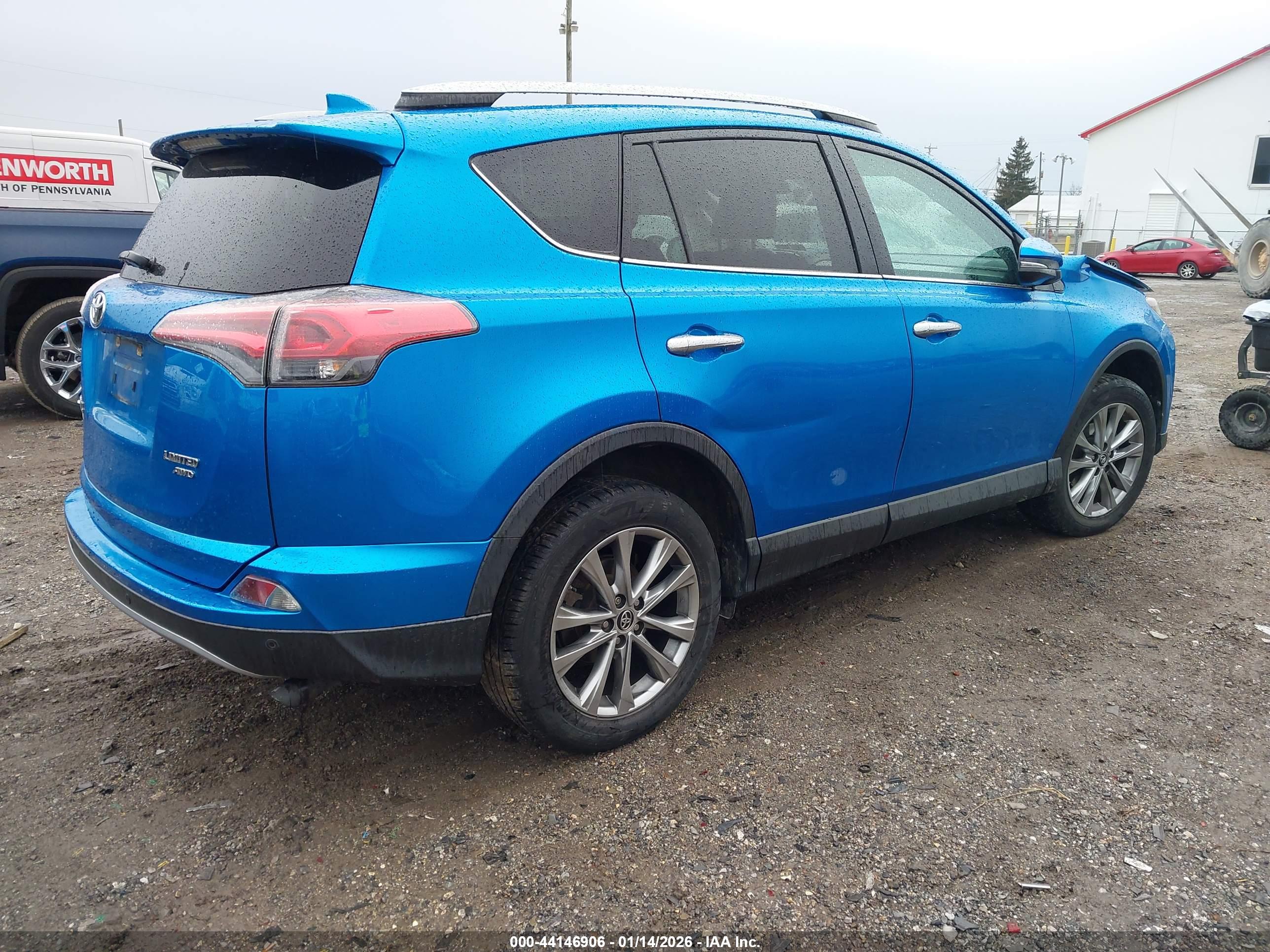 TOYOTA RAV4 image 4